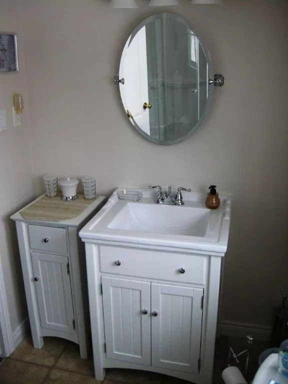 Bathroom in Tucked Inn the Harbour B&B