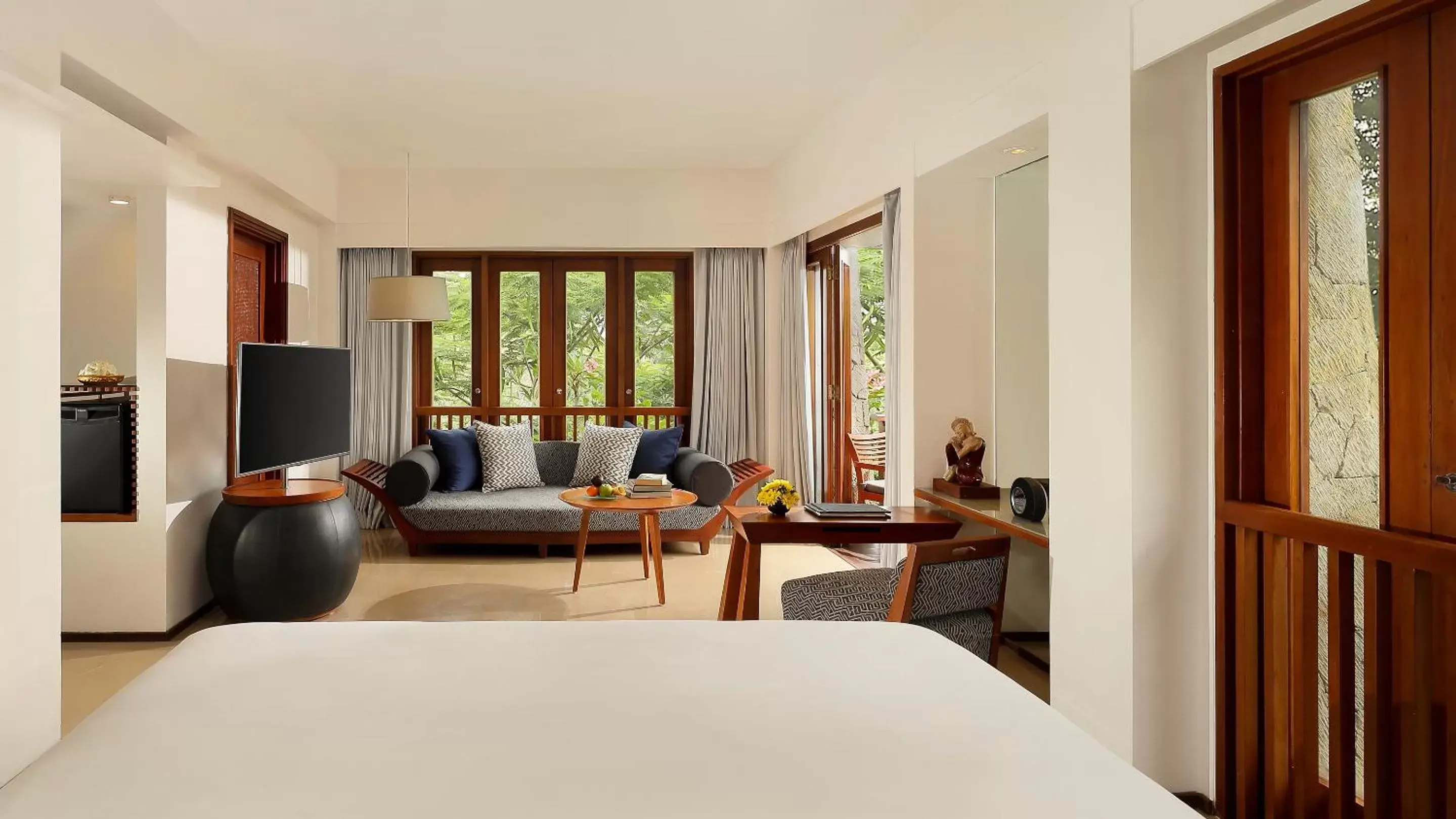 Bed, Seating Area in Maya Ubud Resort & Spa