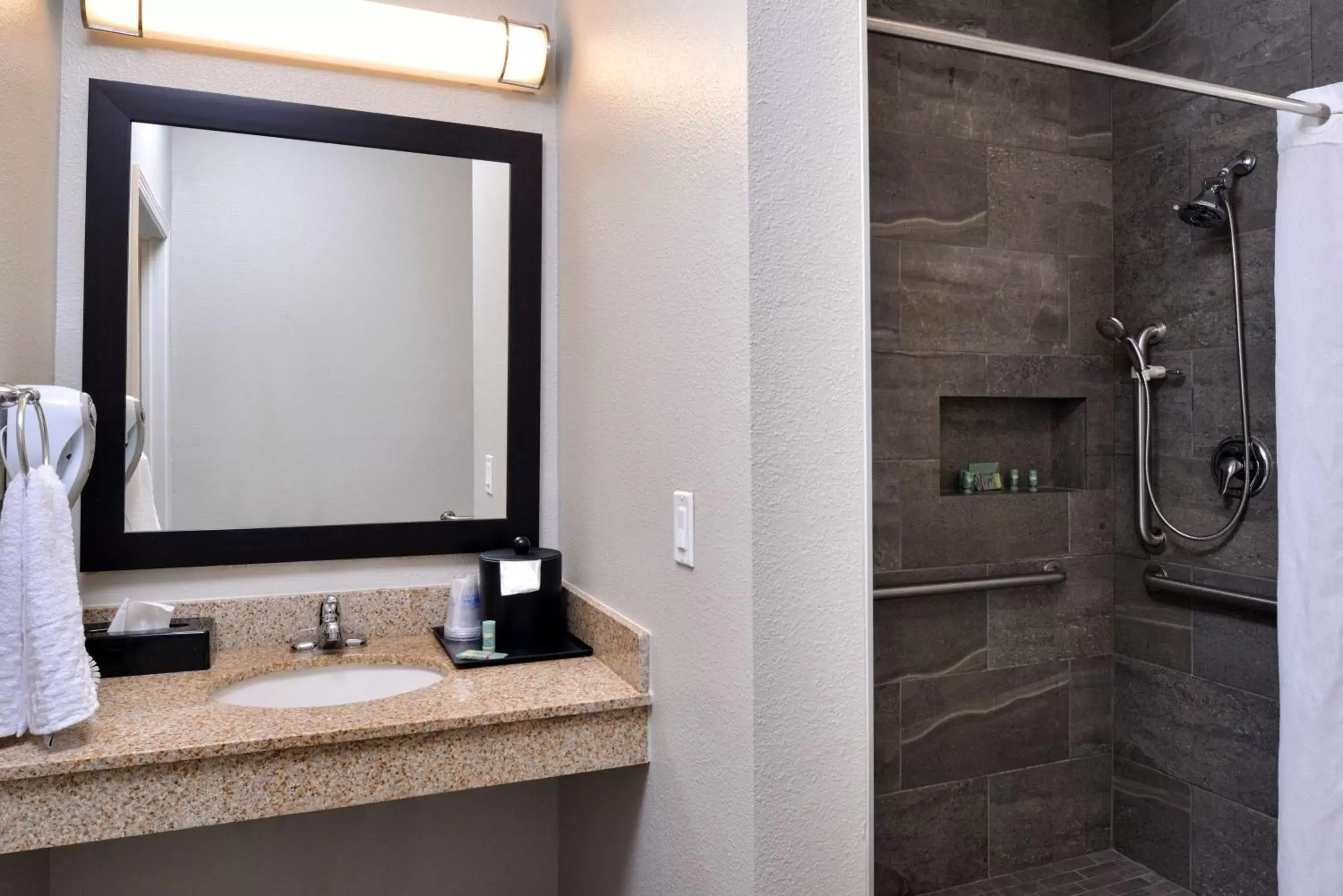 Bathroom in Best Western Kettleman City Inn & Suites