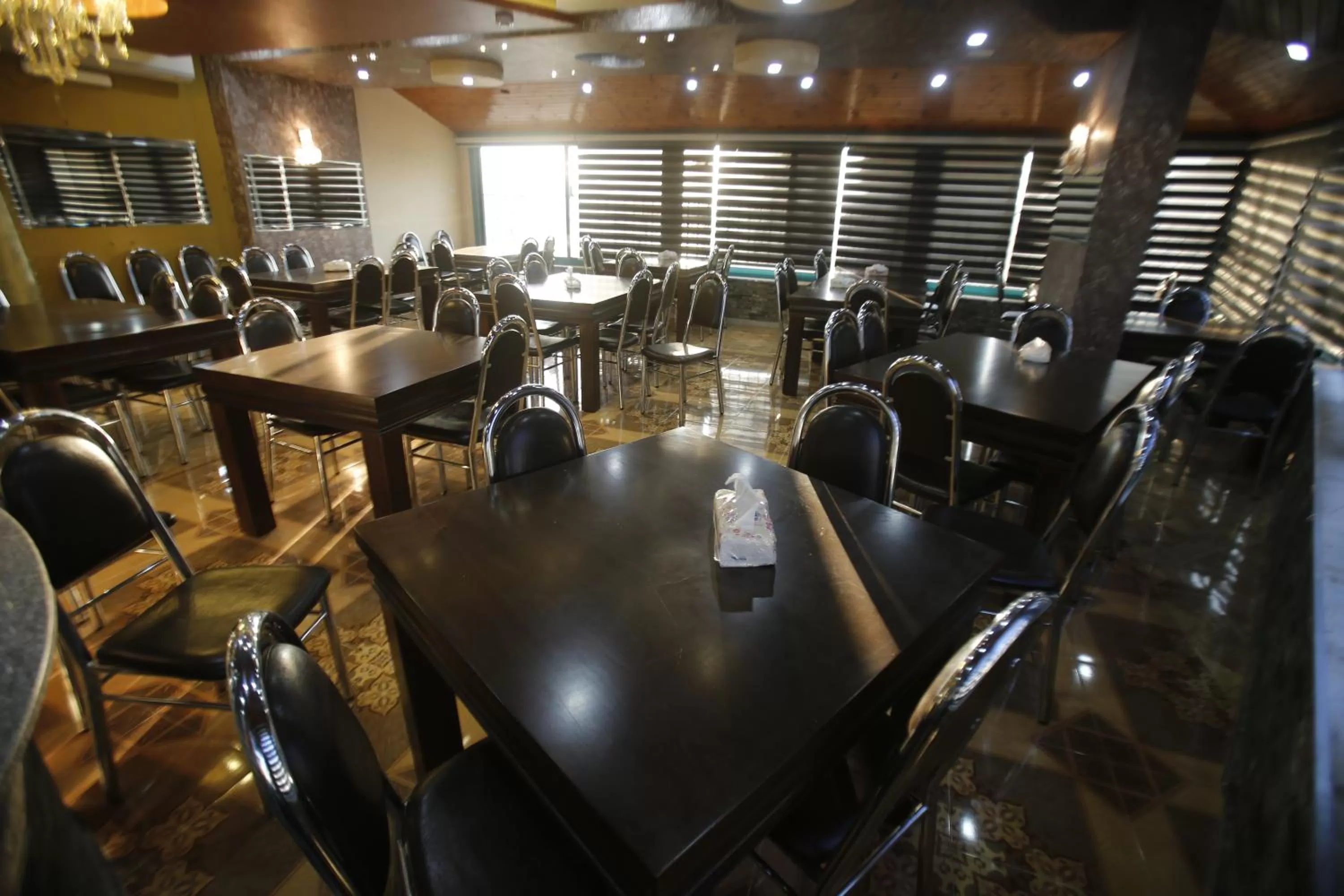 Restaurant/places to eat in Isra Hotel