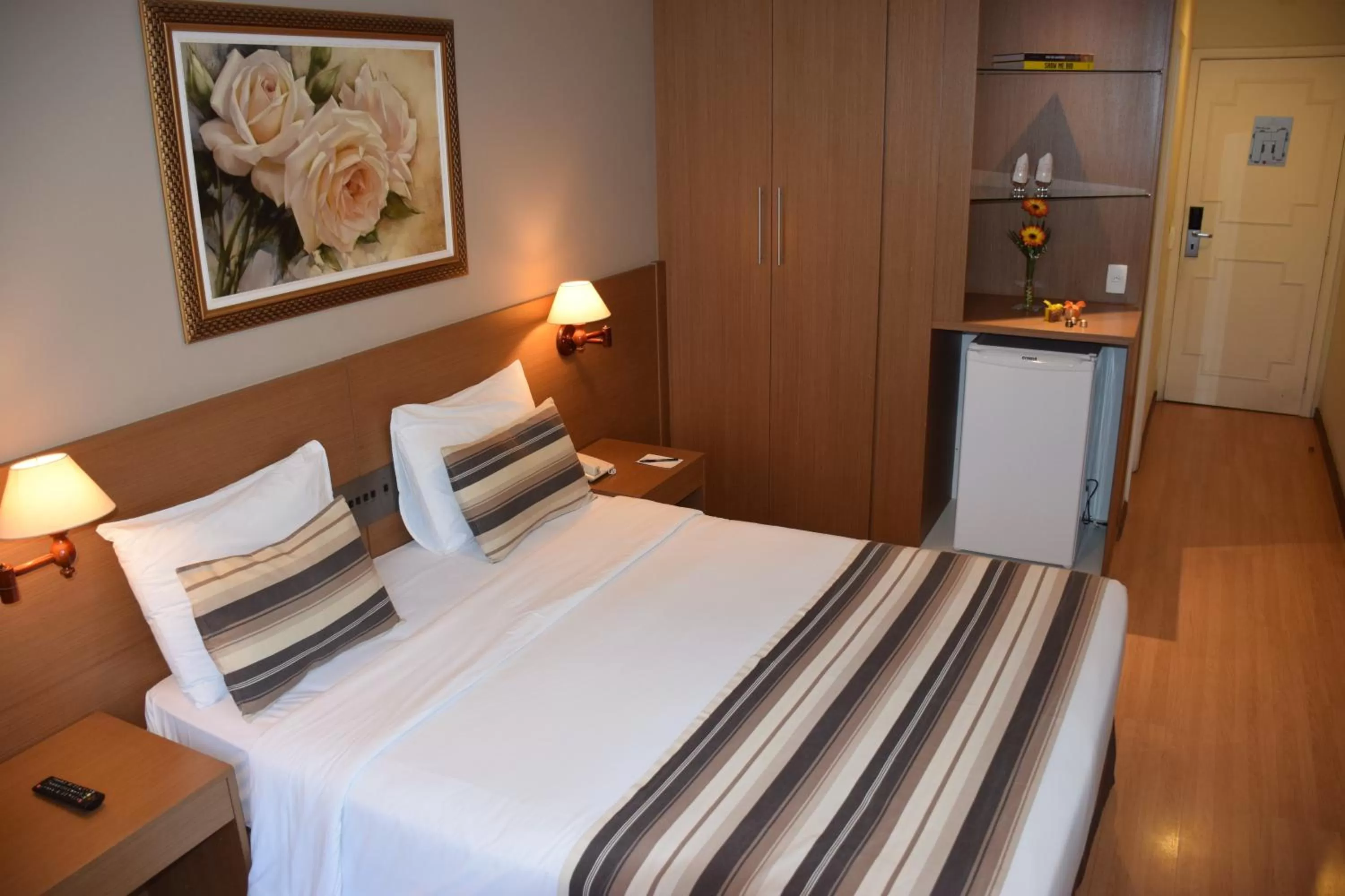 Bed in Augusto's Copacabana Hotel