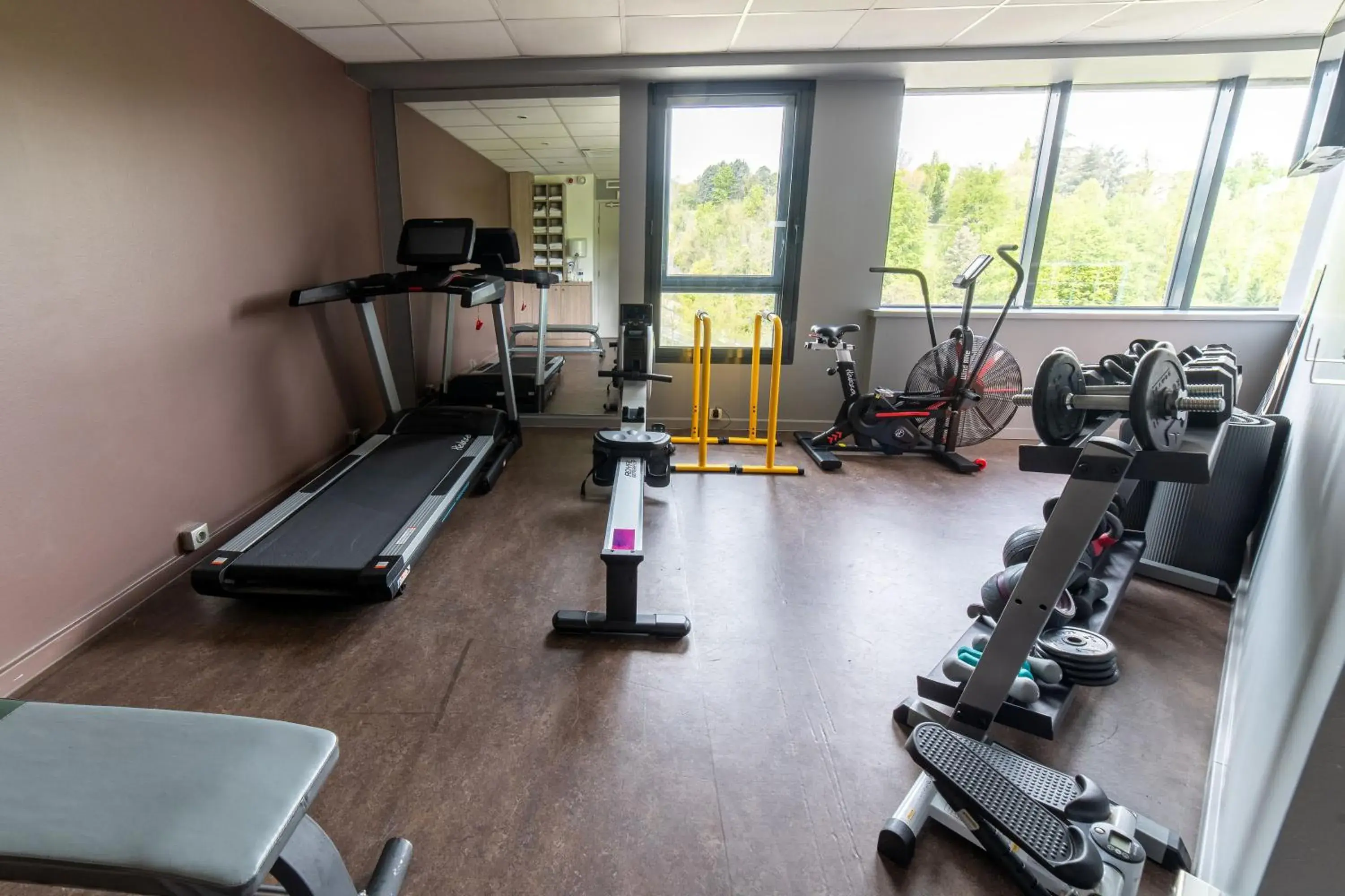 Fitness centre/facilities in Holiday Inn Lyon Vaise by IHG Fitness centre/facilities in Holiday Inn Lyon Vaise by IHG