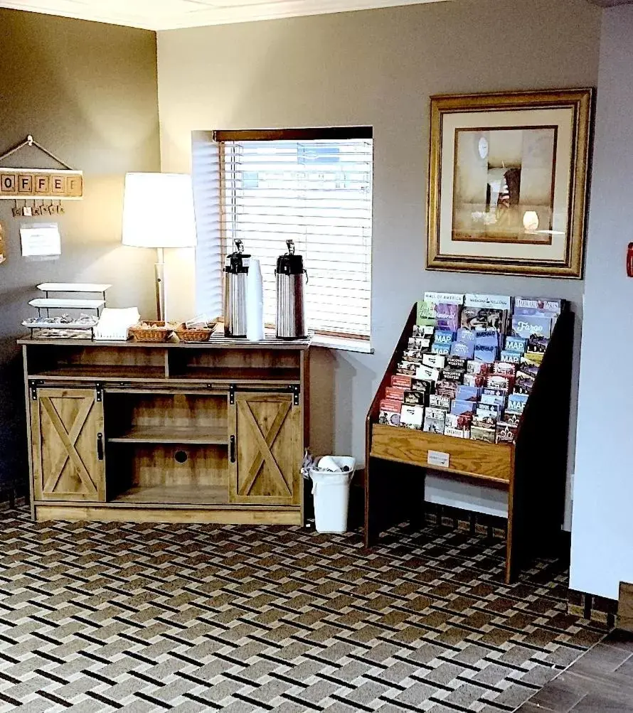 Coffee/tea facilities in Americas Best Value Inn and Suites St. Cloud