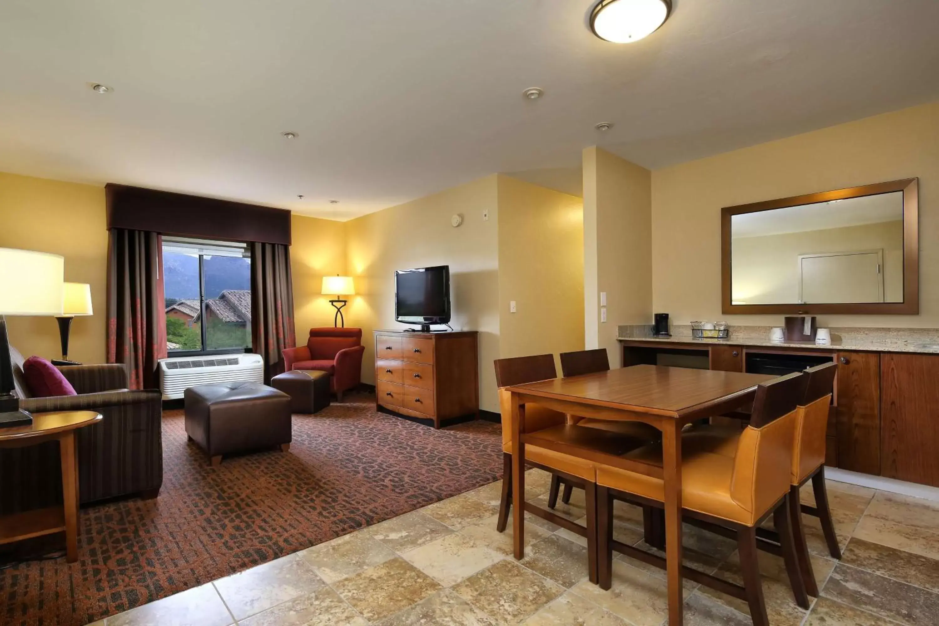 Living room in Hampton Inn & Suites Tucson Mall