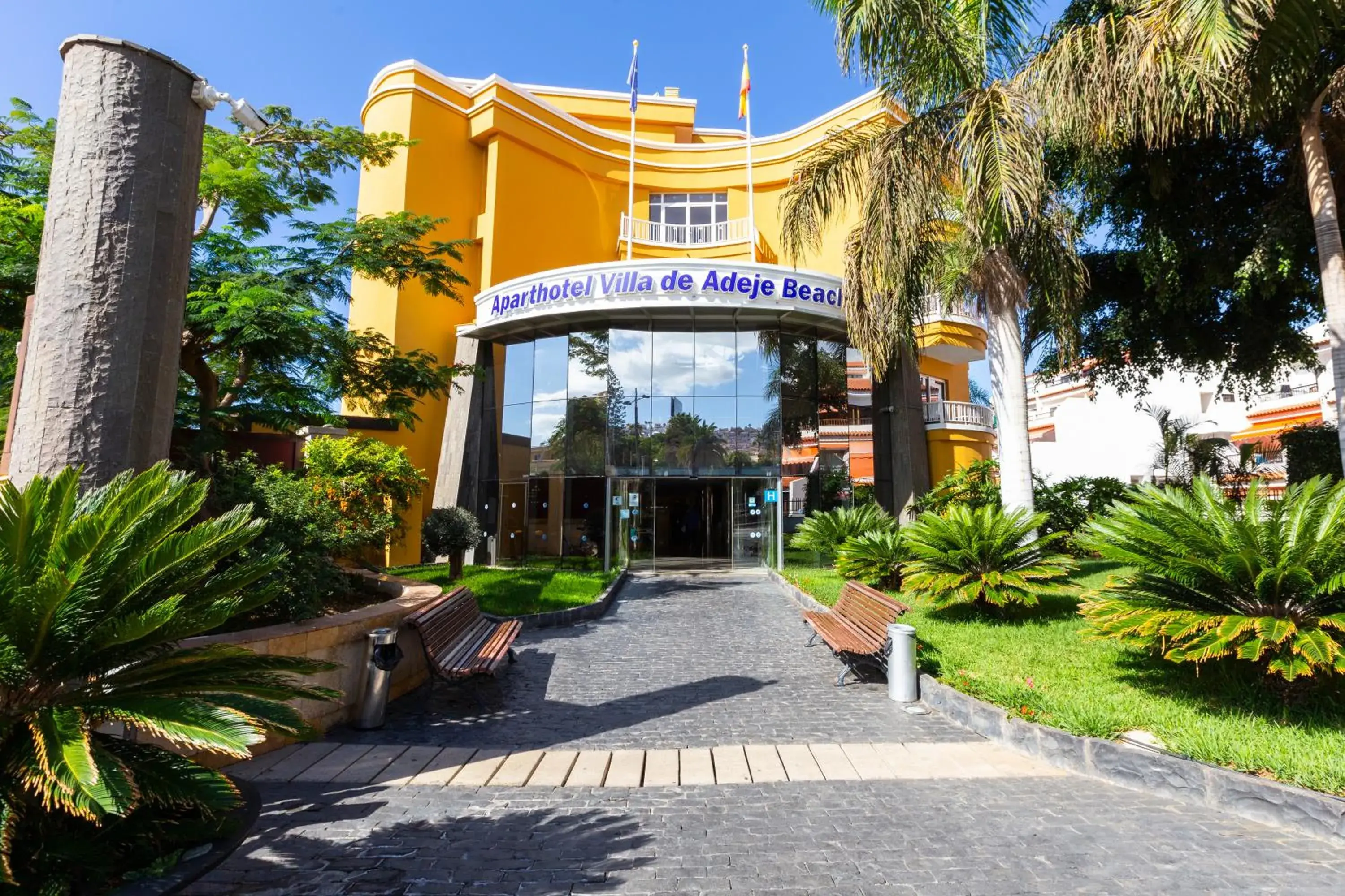 Facade/entrance, Property Building in Villa De Adeje Beach