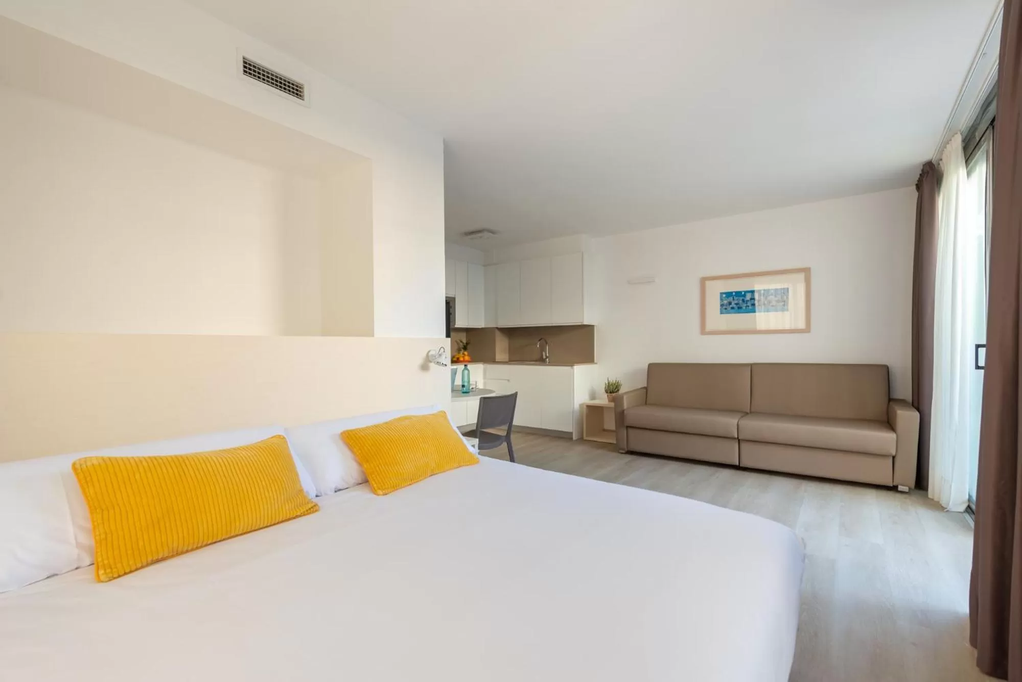 Photo of the whole room, Bed in Atenea Park Suites & Apartments