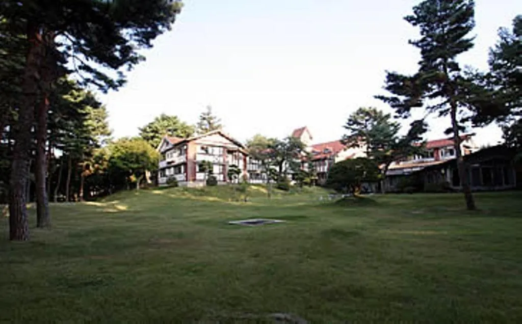 Facade/entrance in Kawaguchiko Hotel