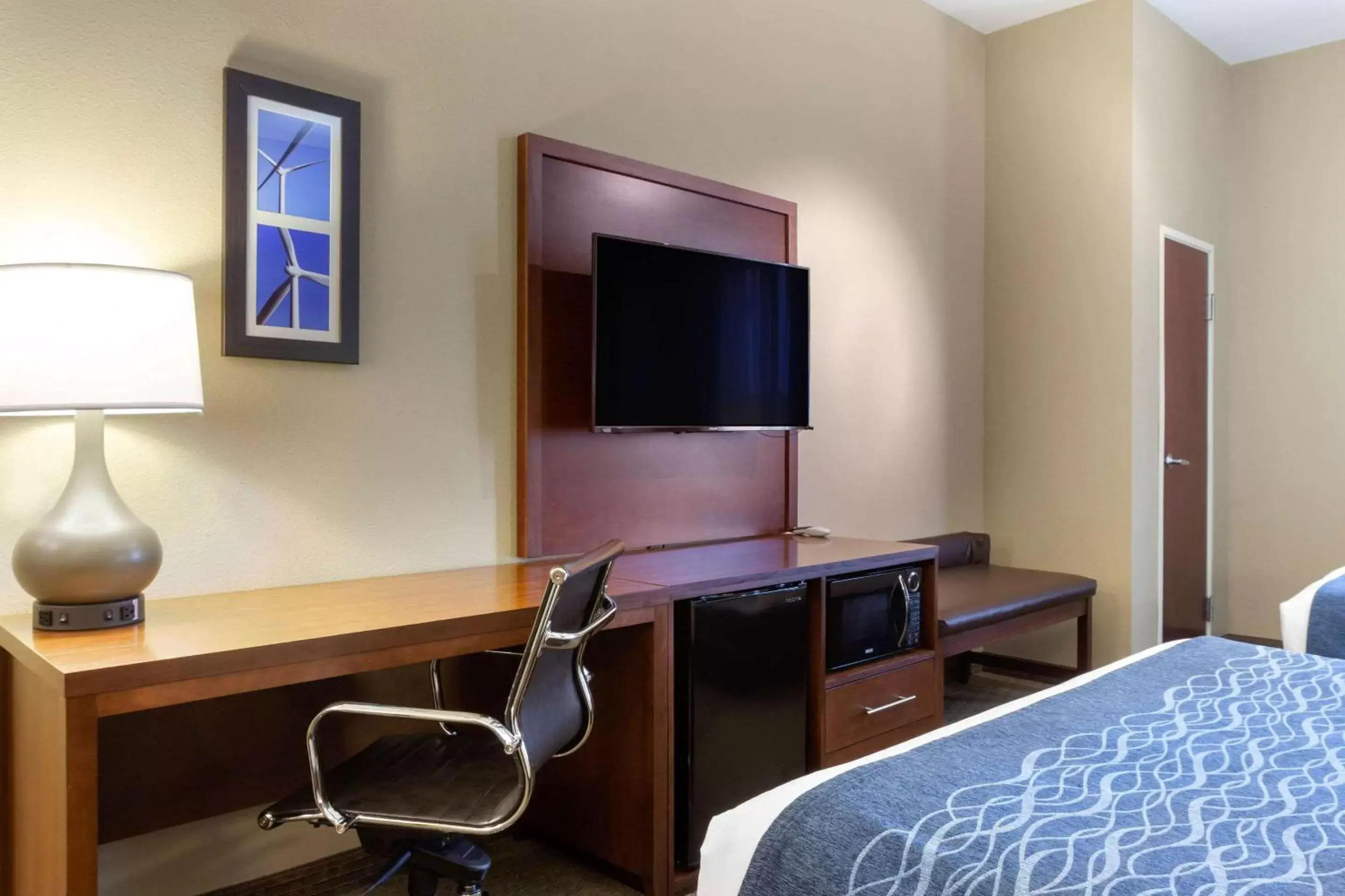 Photo of the whole room, TV/Entertainment Center in Comfort Inn & Suites Amarillo