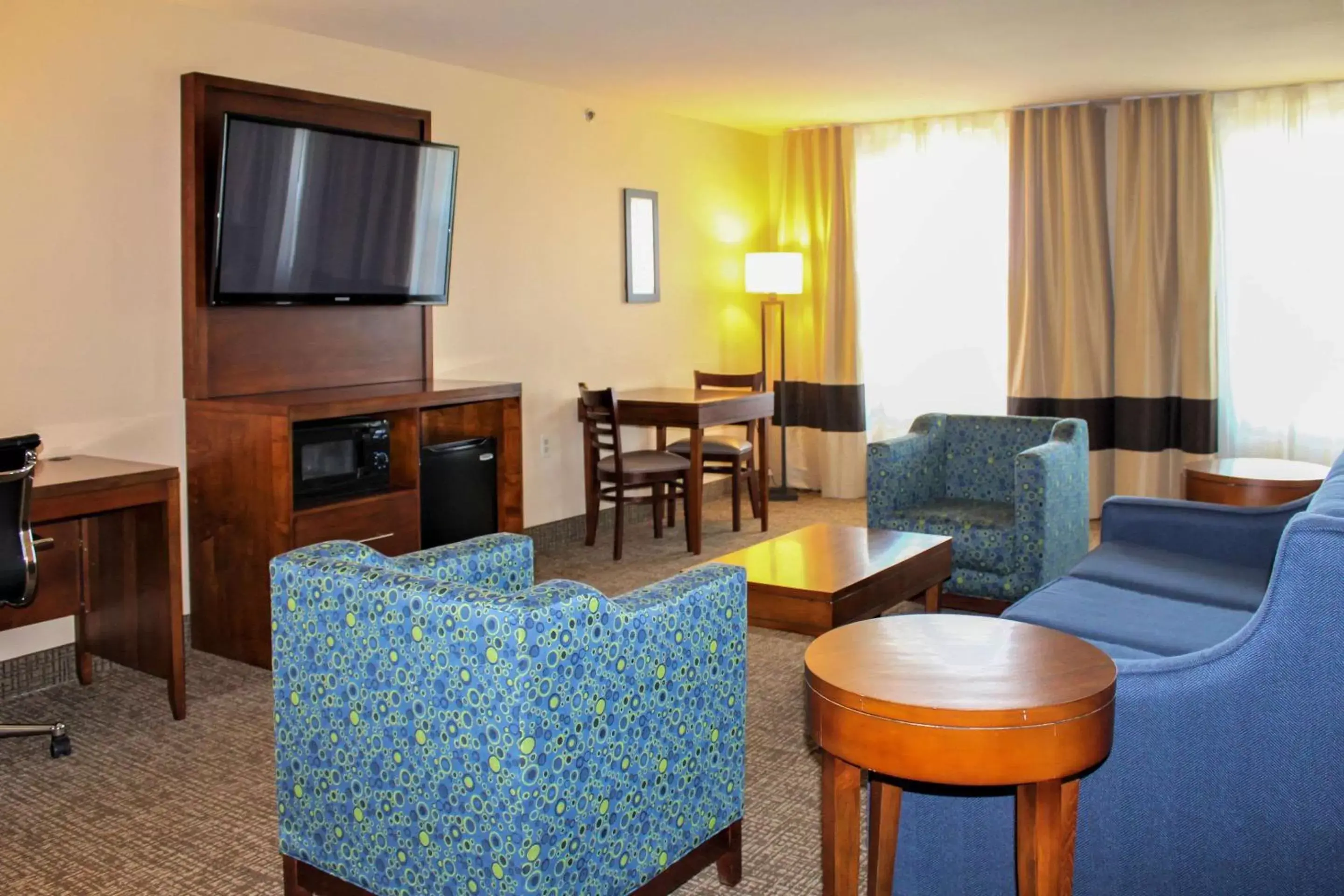 Photo of the whole room, Lounge/Bar in Comfort Inn & Suites - Chesterfield