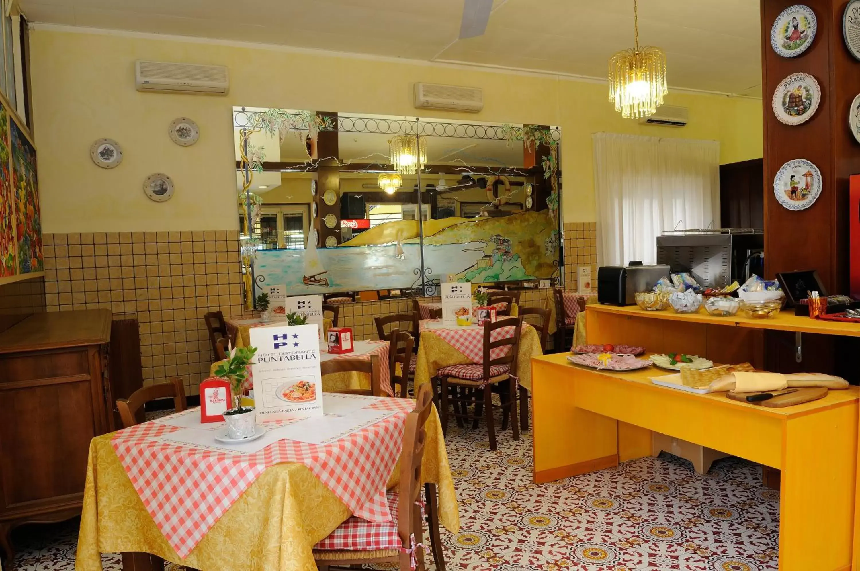 Restaurant/Places to Eat in Hotel Puntabella