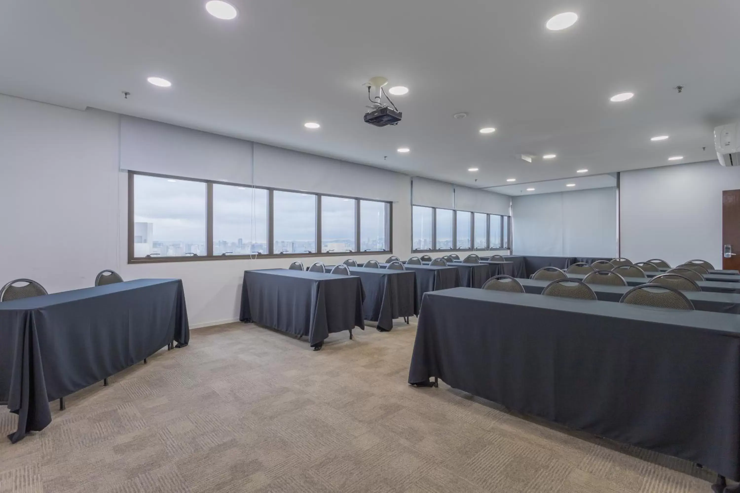 Meeting/conference room in Green Place Ibirapuera