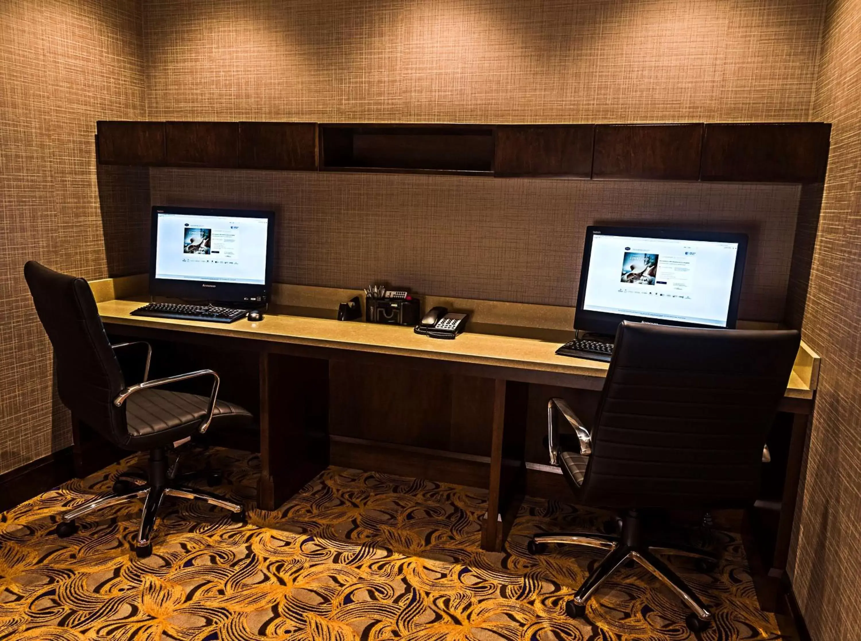 Business facilities, Business Area/Conference Room in Hampton Inn by Hilton Ottawa Airport