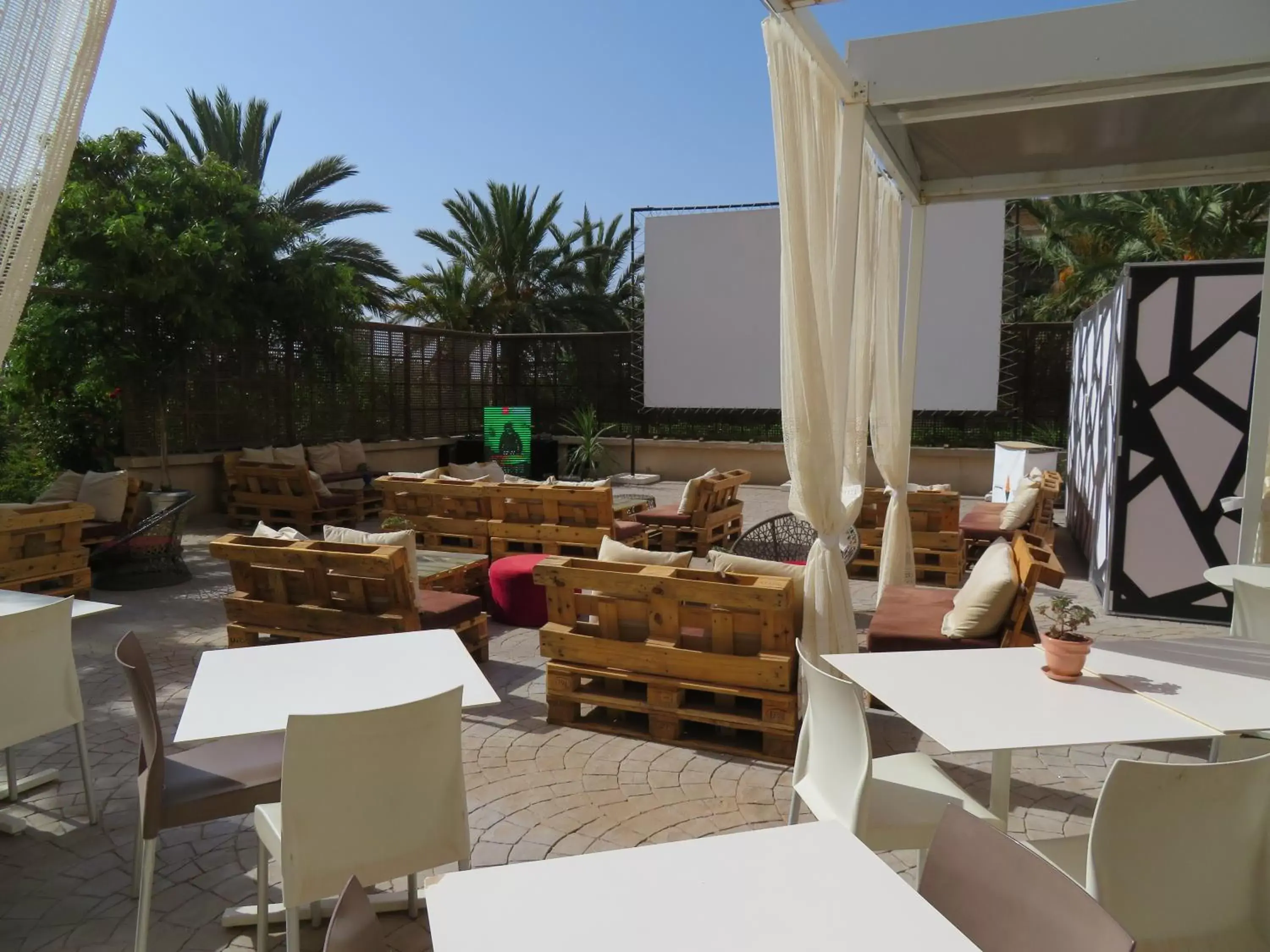 Patio, Restaurant/Places to Eat in ibis Tlemcen