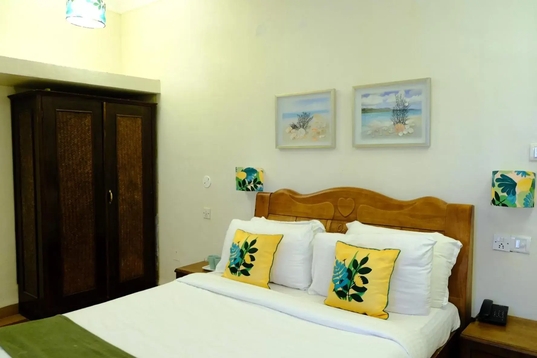 Bed in Bambolim Beach Resort