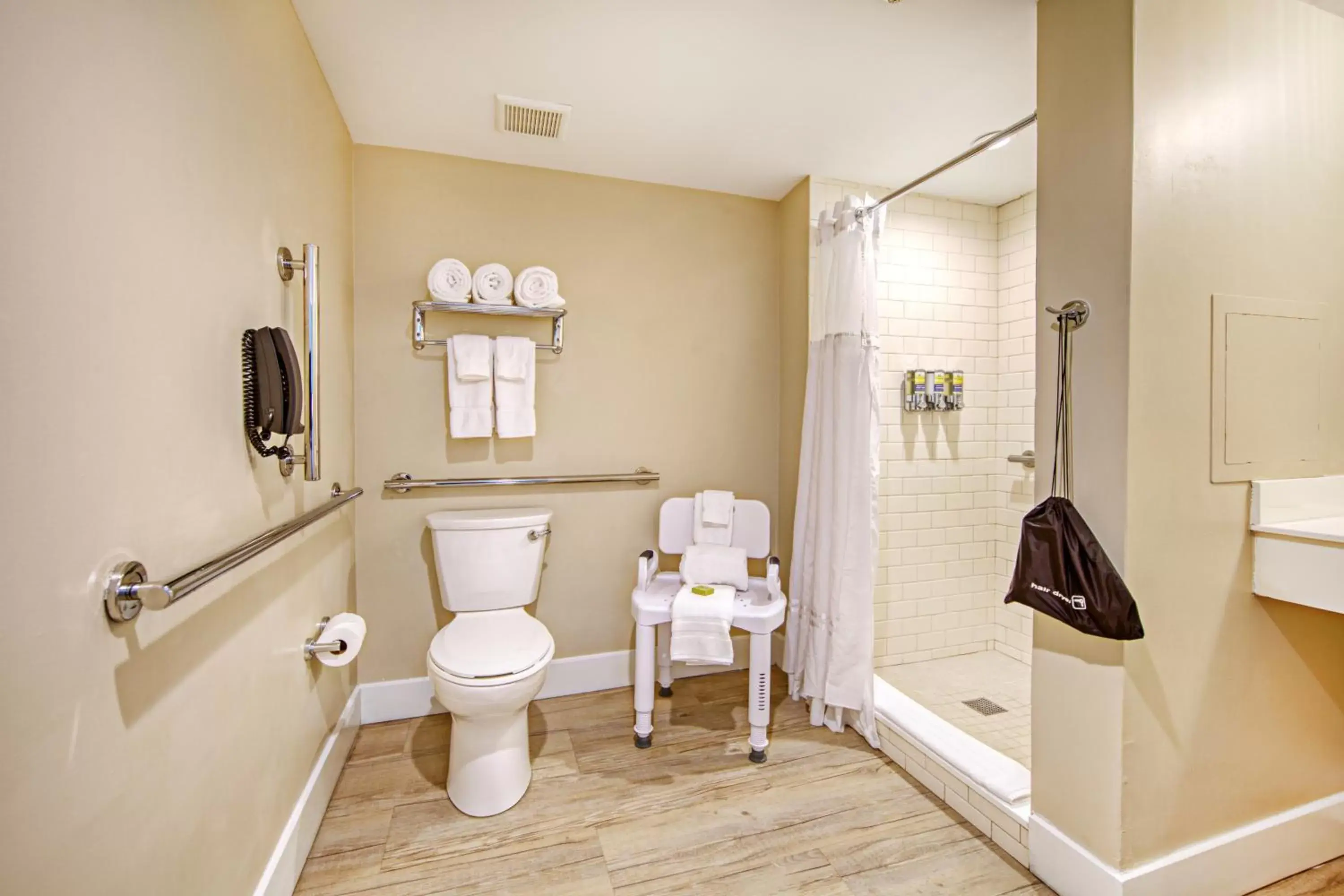 Bathroom in Commander Hotel & Suites
