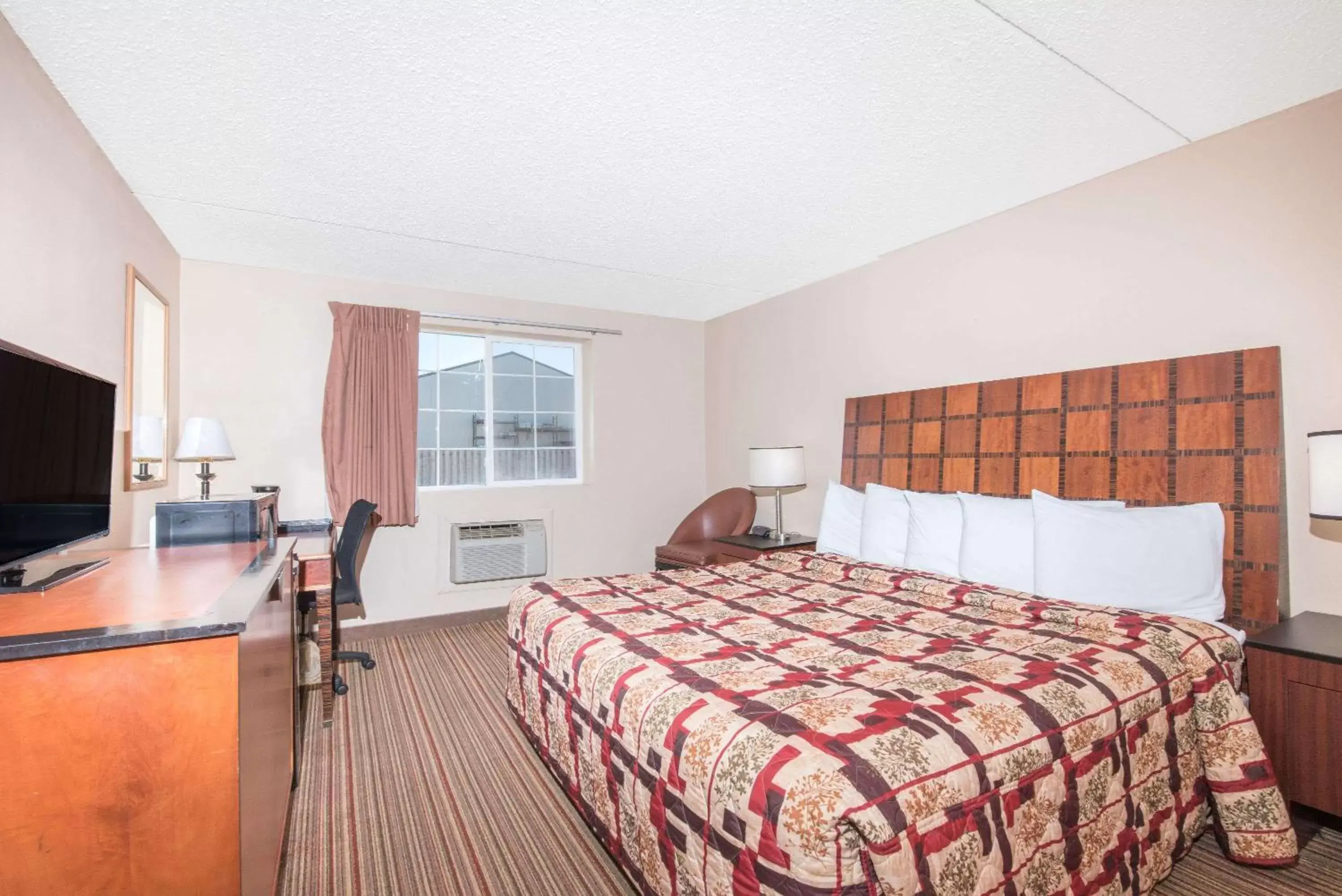 Photo of the whole room in Knights Inn and Suites - Grand Forks