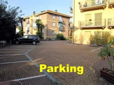 Parking in Hotel Azalea