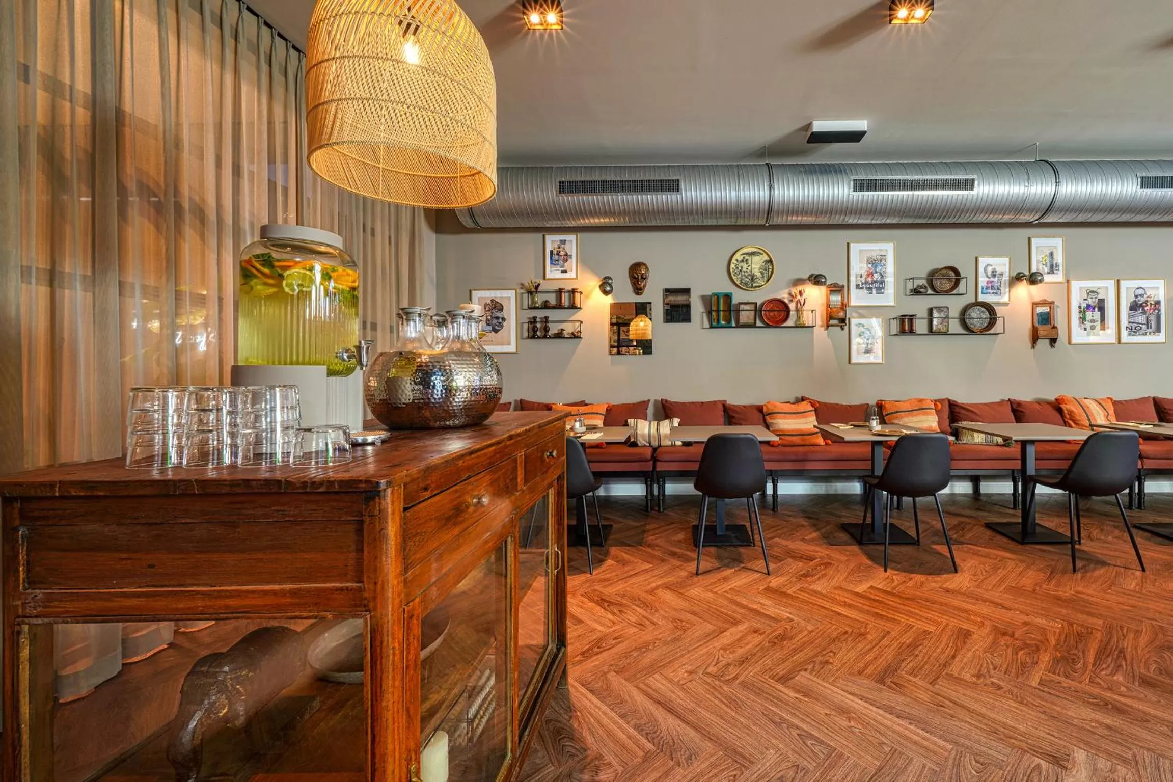 Restaurant/places to eat in NYCE Hotel Bonn