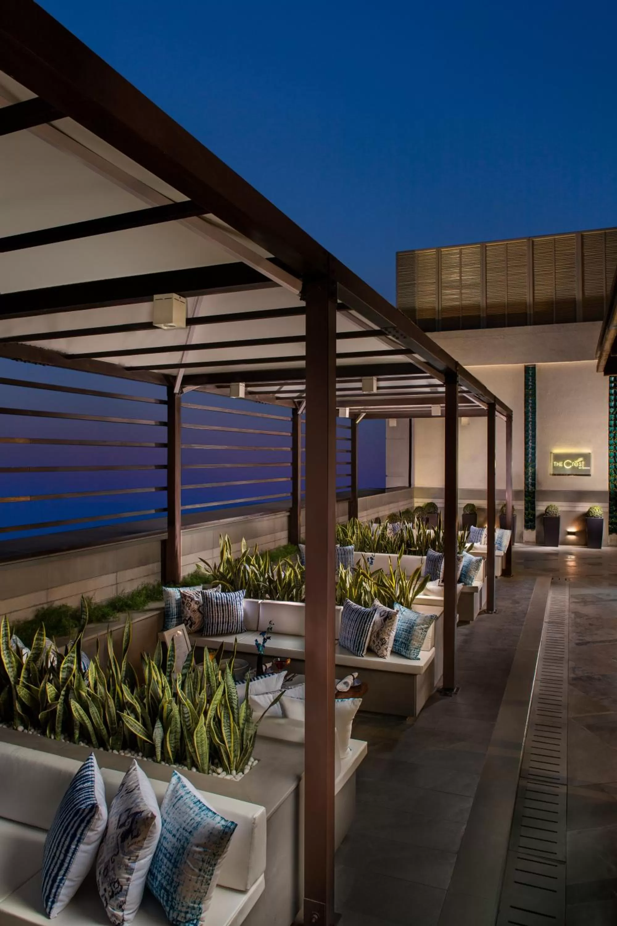 Restaurant/places to eat in Sandal Suites by Lemon Tree Hotels