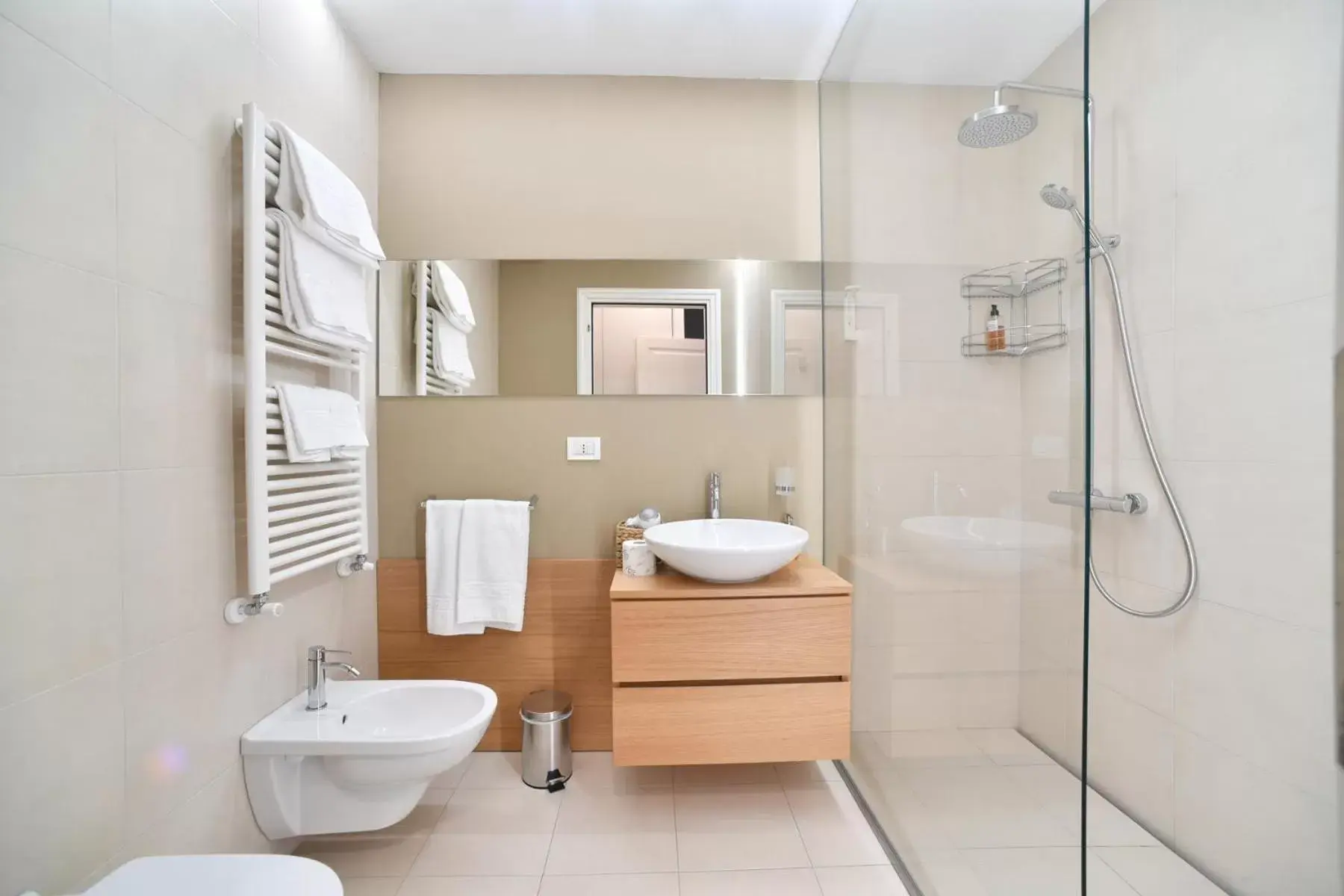 Shower, Bathroom in Lainez Rooms & Suites