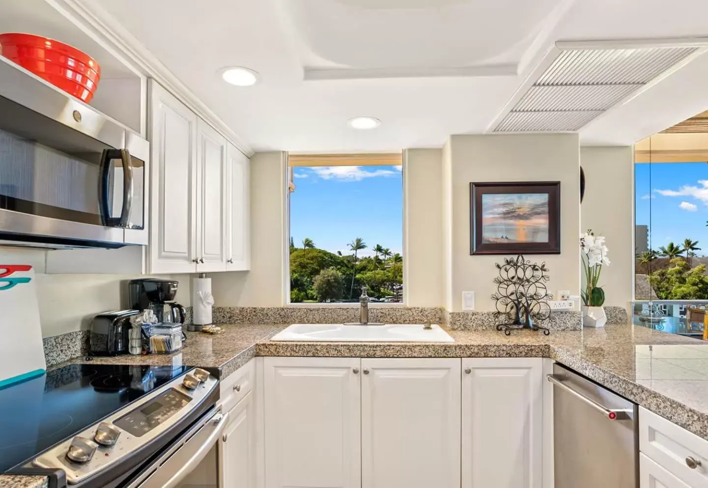 Kitchen or kitchenette, Kitchen/Kitchenette in Aston Maui Kaanapali Villas