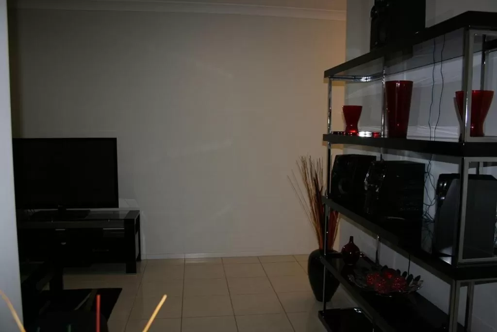 TV and multimedia in Noah's Mid City Motor Inn Muswellbrook