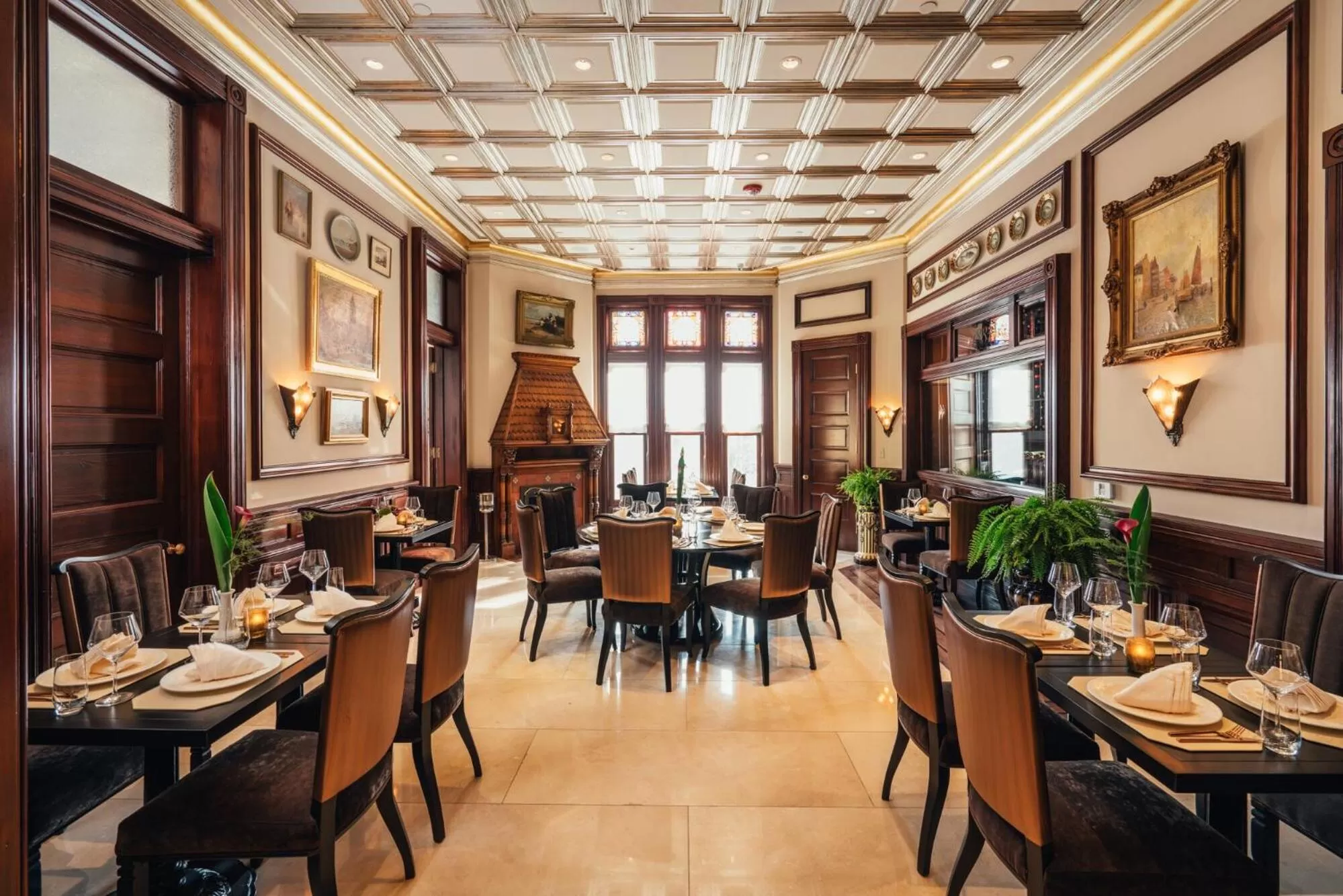 Banquet/Function facilities in Neighbourgood Sutter Mansion