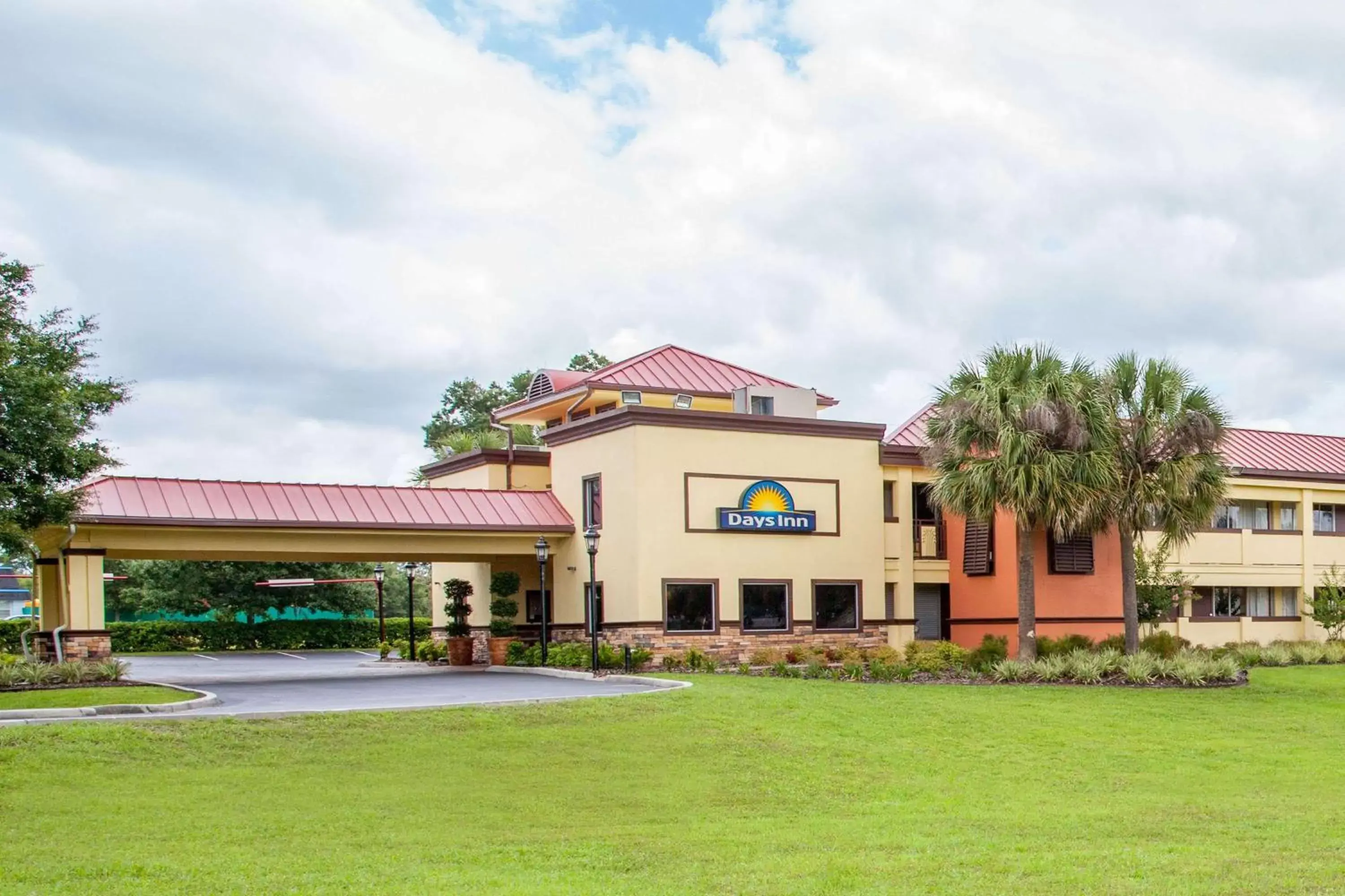 Property Building in Days Inn by Wyndham Brooksville