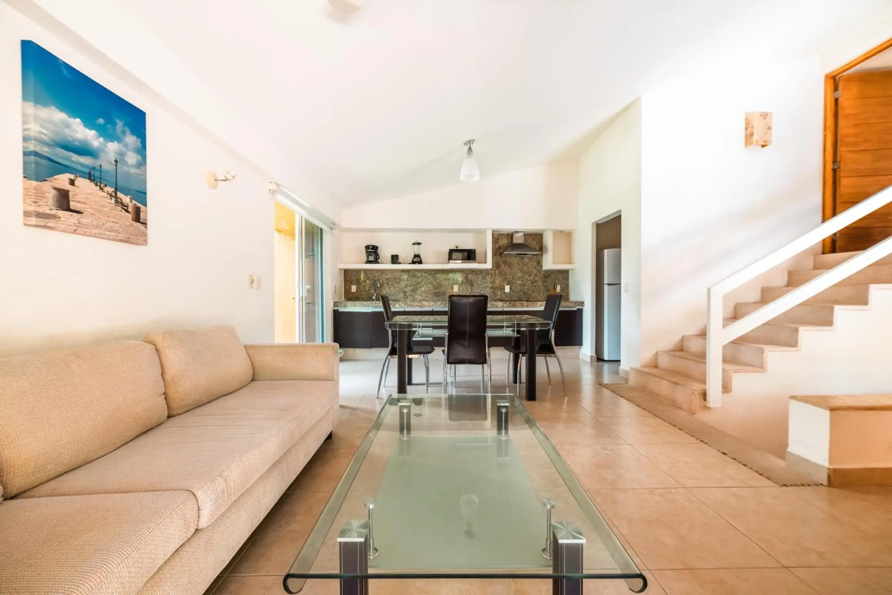 Kitchen or kitchenette, Seating Area in Hotel Ixzi Plus