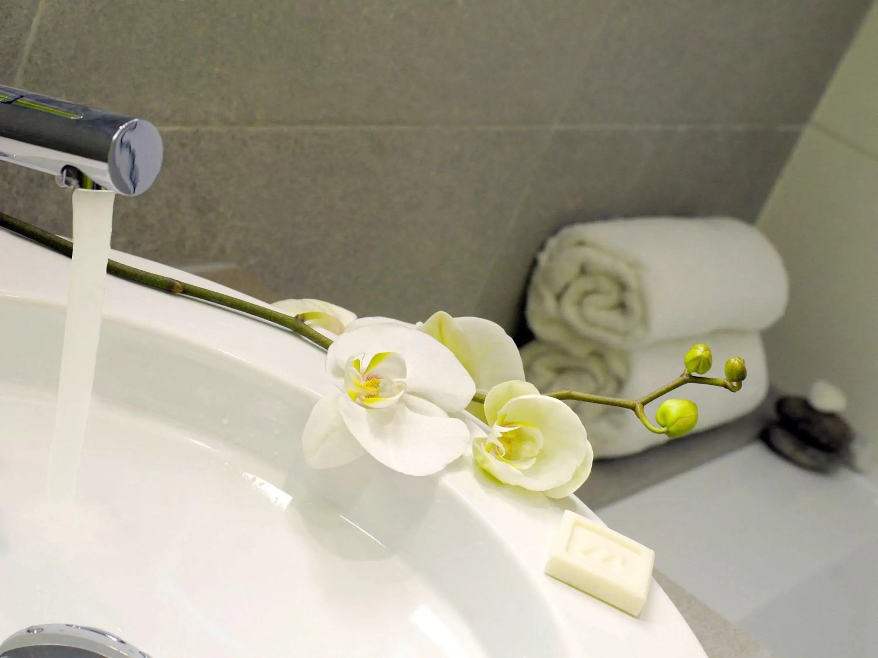 Photo of the whole room, Bathroom in Mercure Nice Promenade Des Anglais