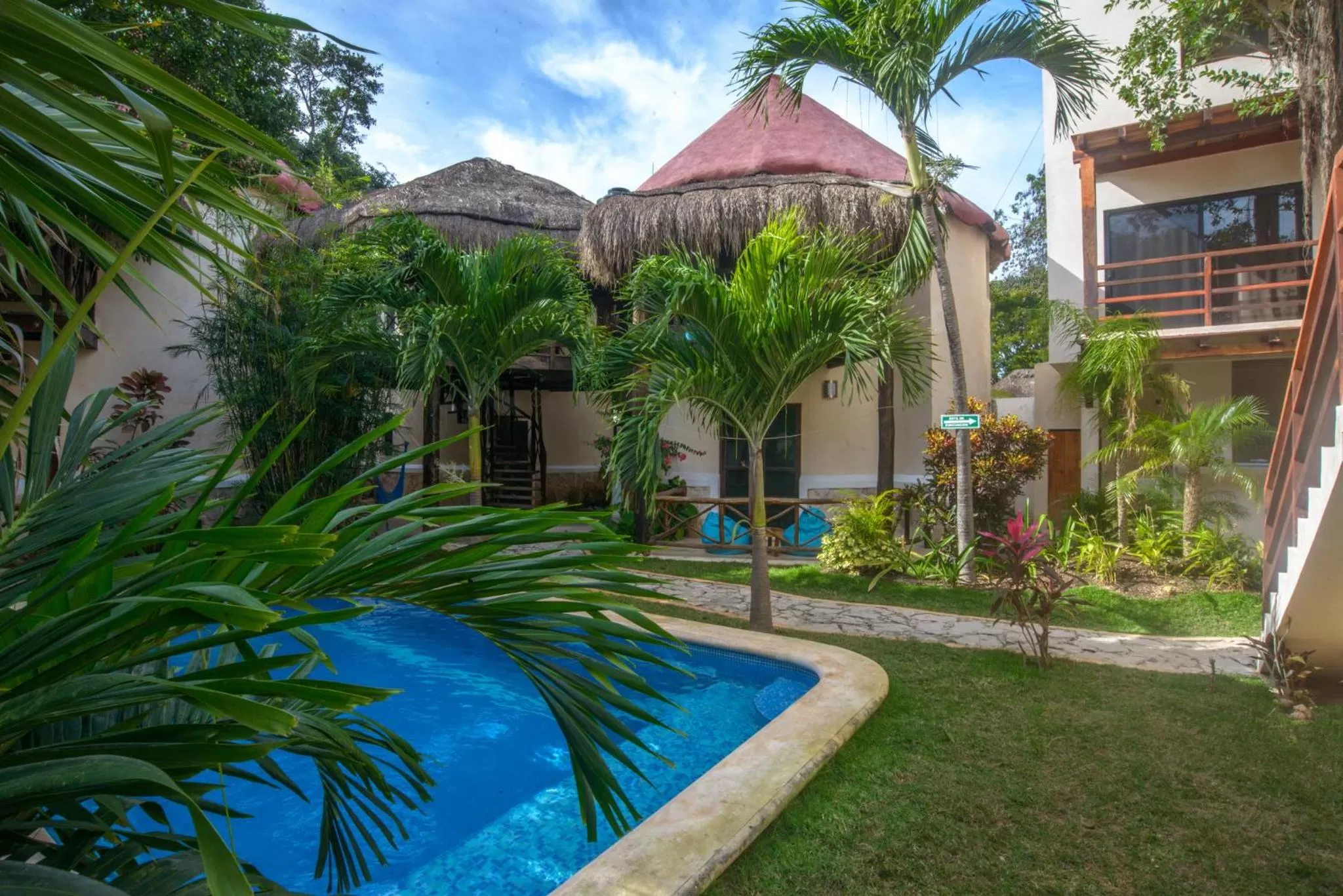 Property building in Hotel Uolis Nah