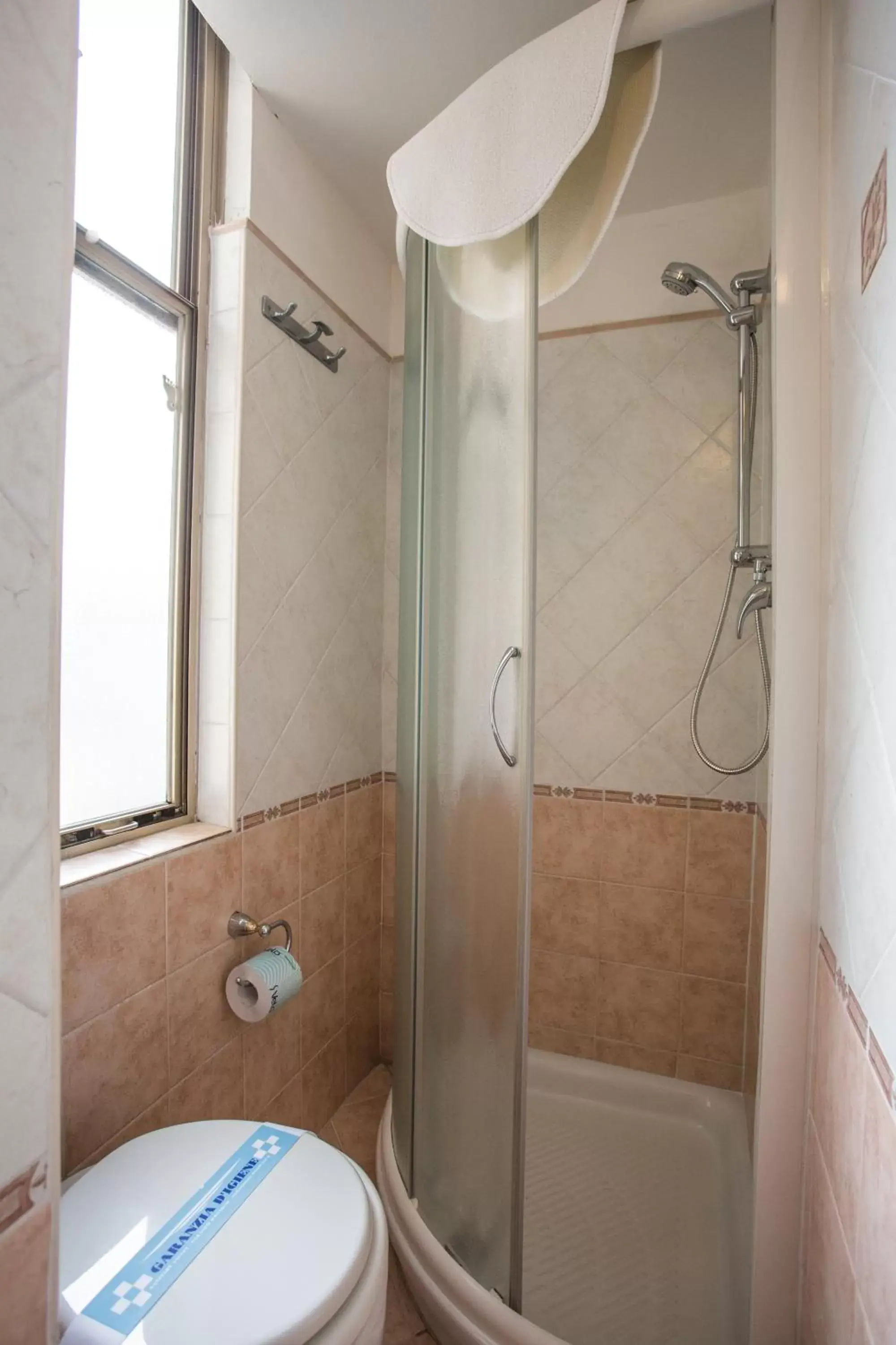 Shower, Bathroom in Hotel Sant'Angelo