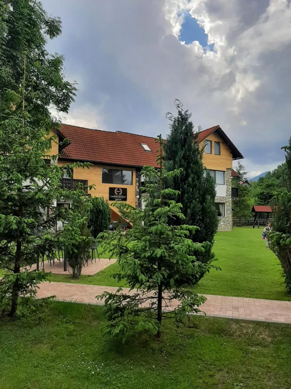 Property Building in Garden Retreat Junior