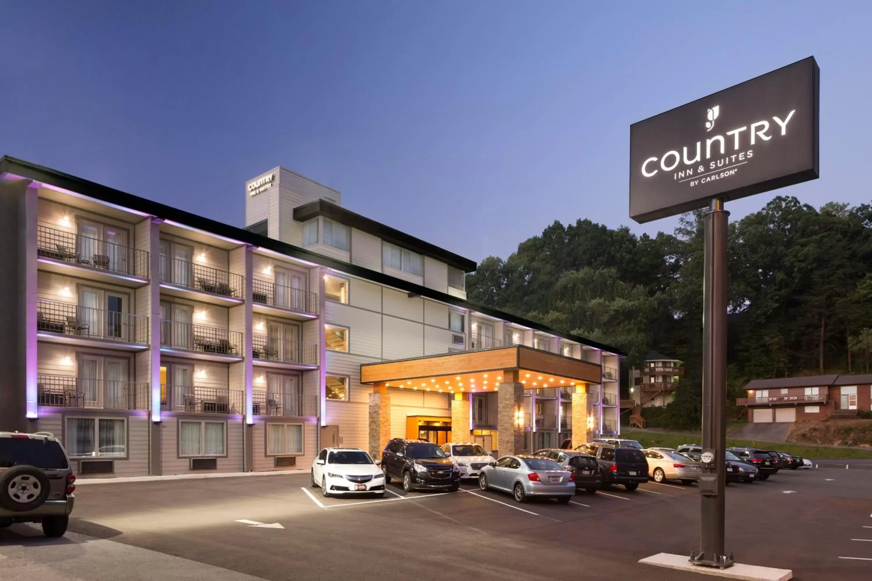 Facade/entrance, Property Building in Country Inn & Suites by Radisson, Gatlinburg, TN