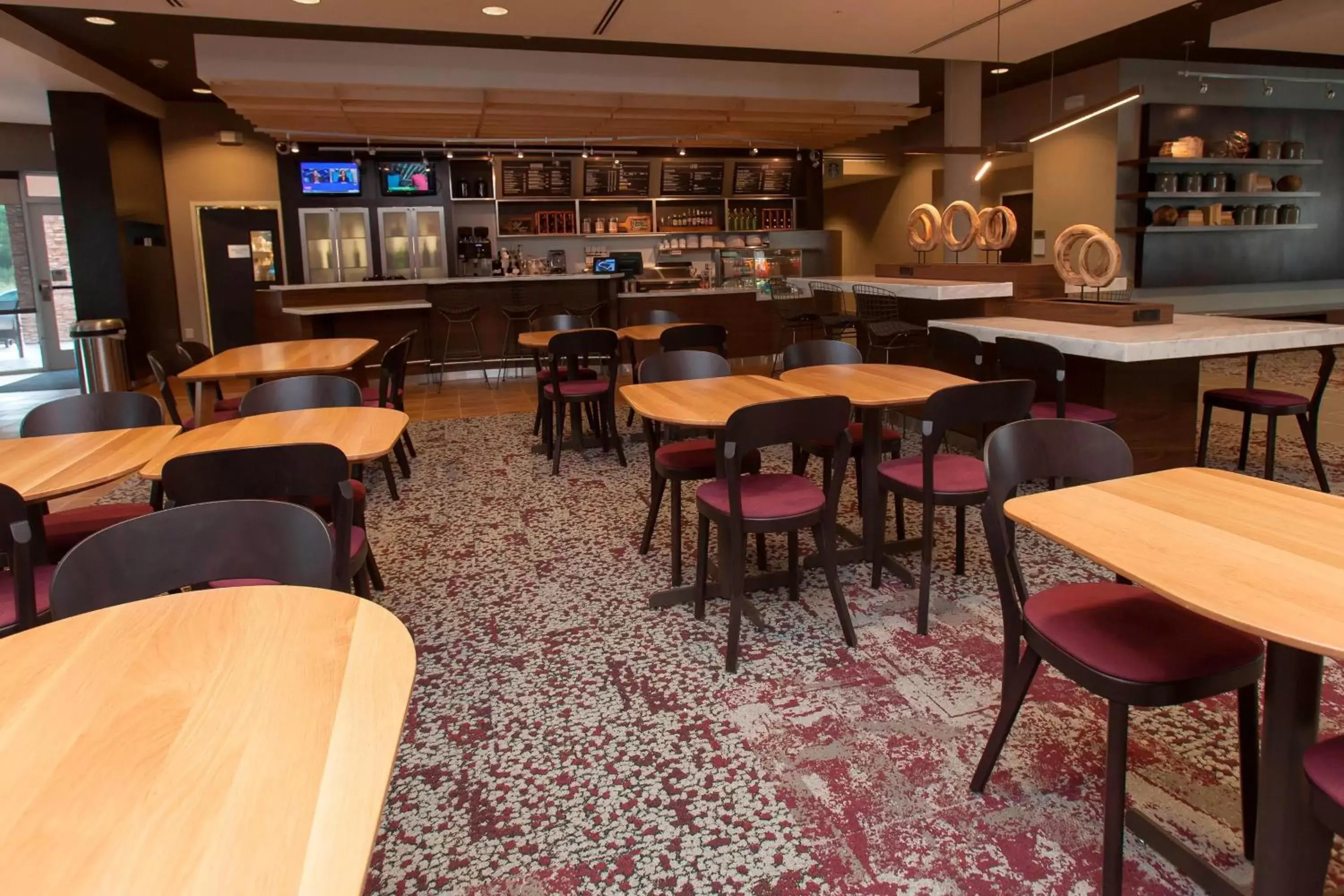 Restaurant/Places to Eat in Courtyard by Marriott Houston Springwoods Village