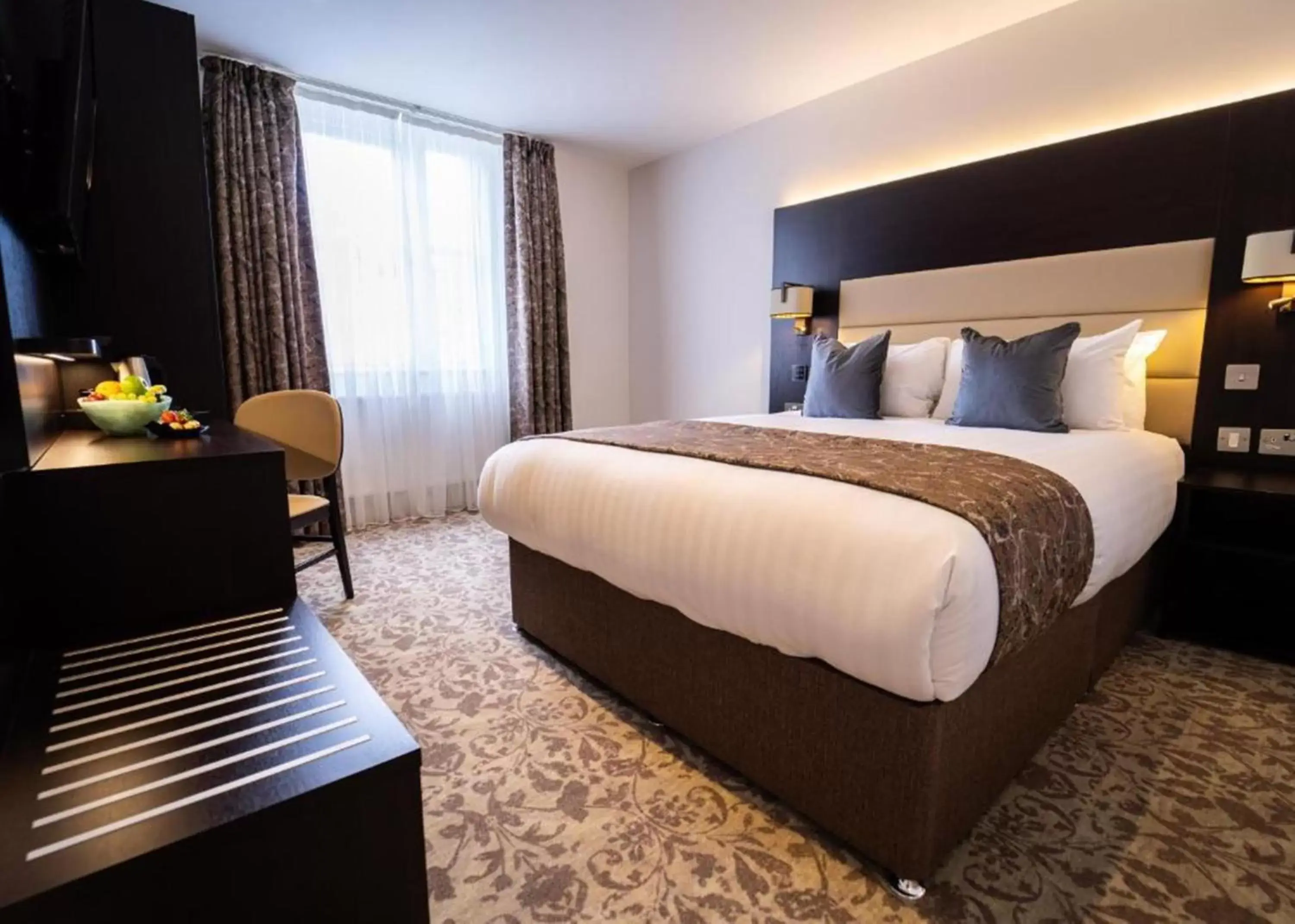 Bedroom, Bed in Rove Hotel London Paddington