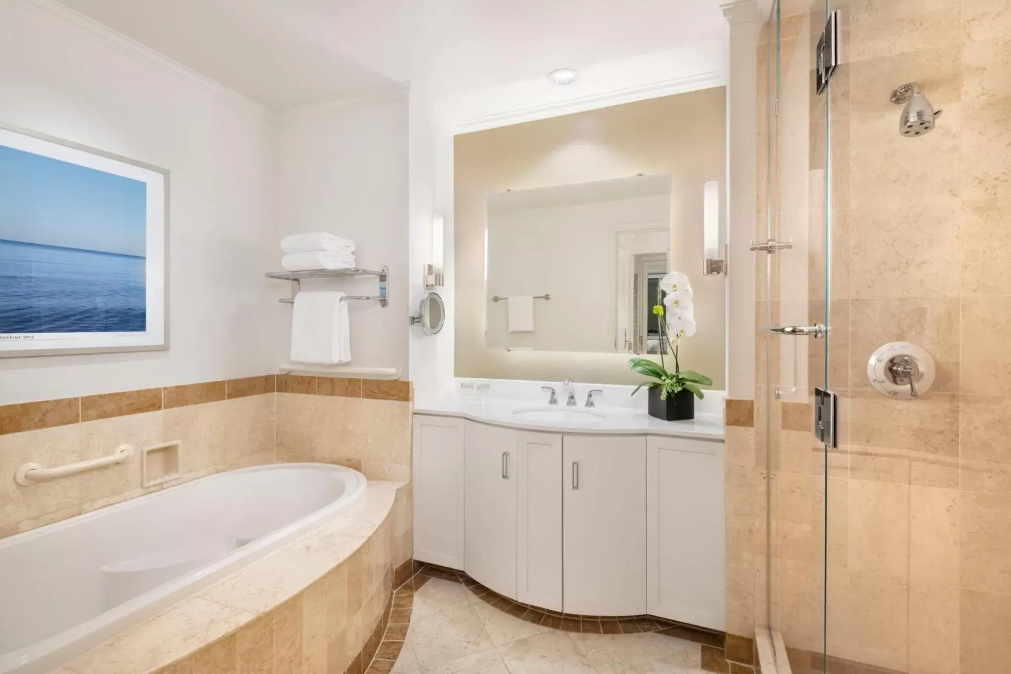 Photo of the whole room, Bathroom in InterContinental Cleveland, an IHG Hotel