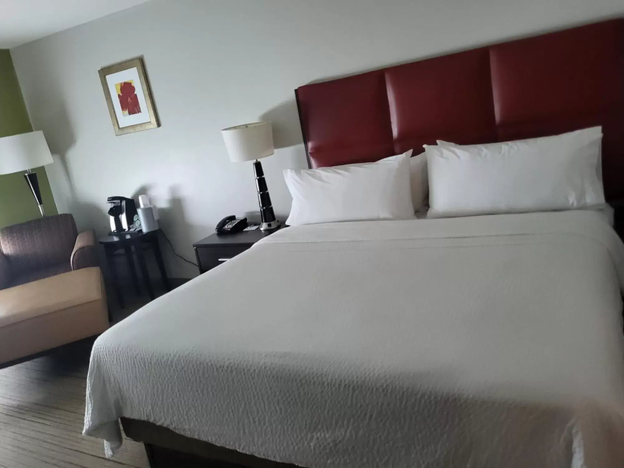 Bedroom, Bed in Holiday Inn Express & Suites - Smithfield/Selma, an IHG Hotel