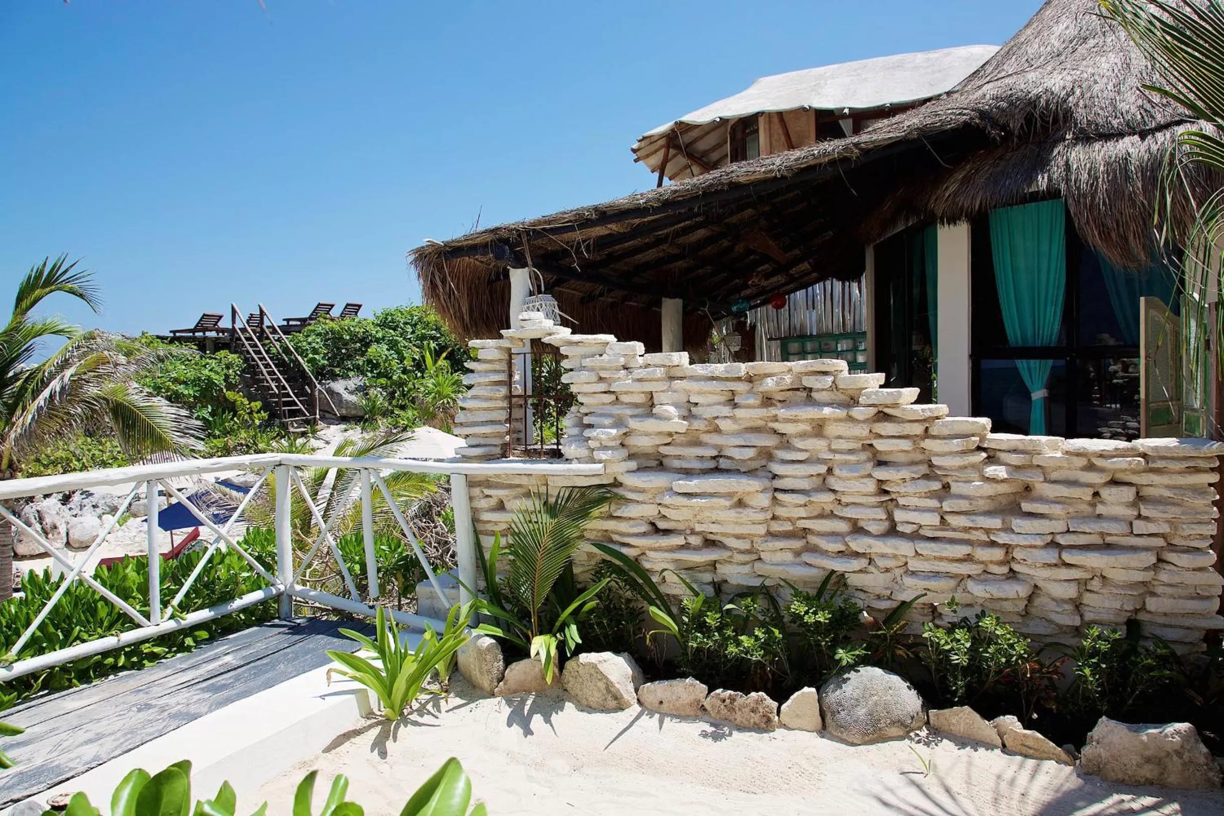 Property building in Punta Piedra Beach Posada