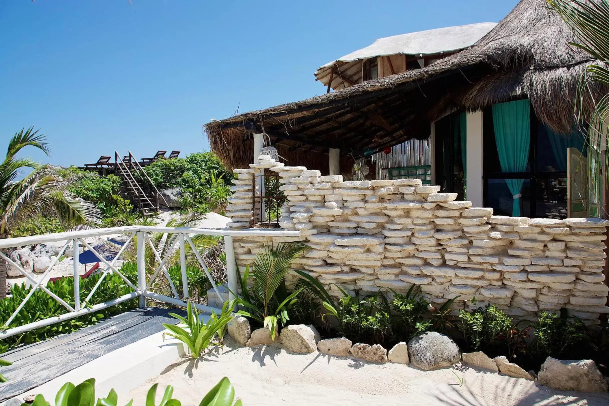 Property Building in Punta Piedra Beach Posada