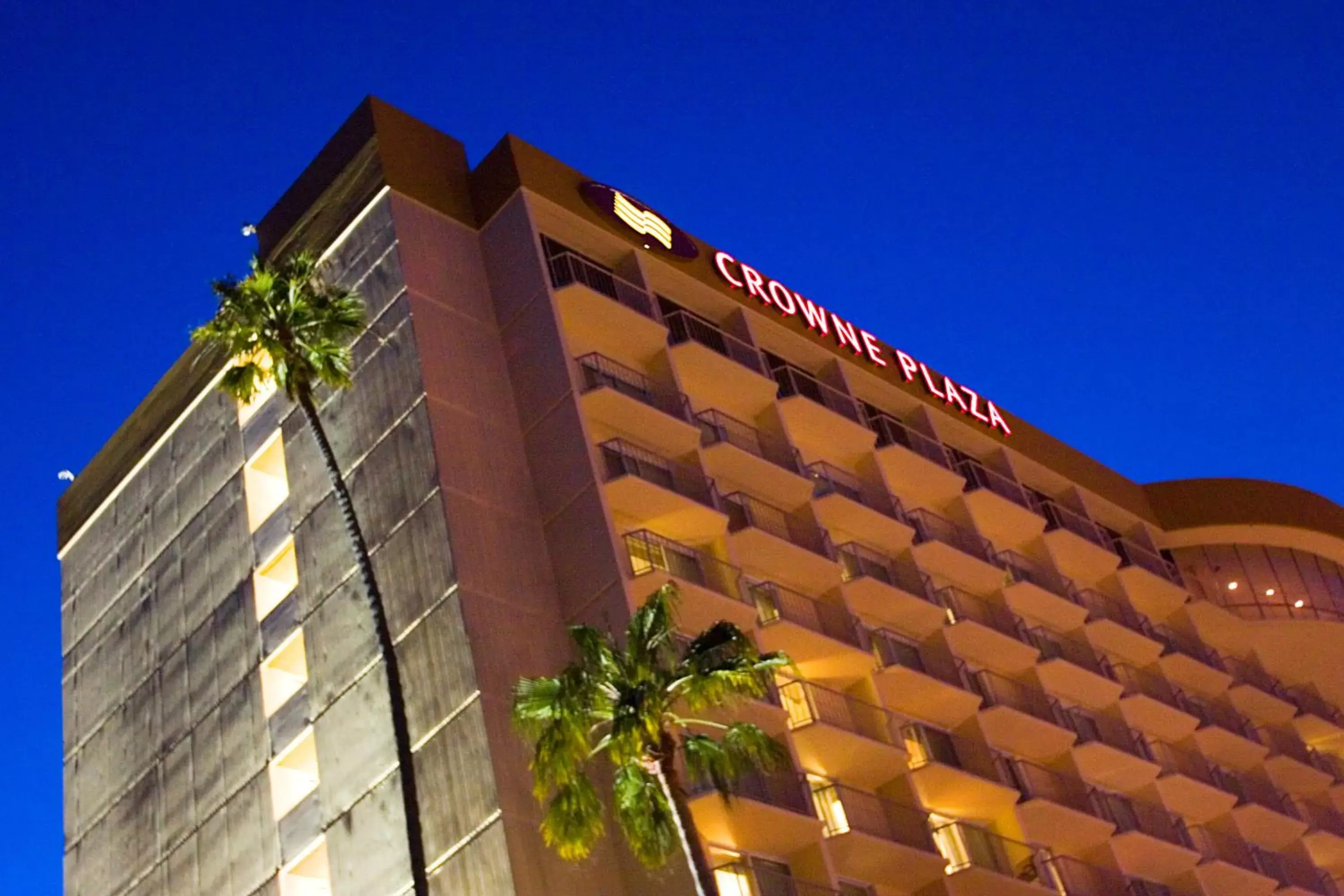 Property Building in Crowne Plaza Hotel Ventura Beach, an IHG Hotel