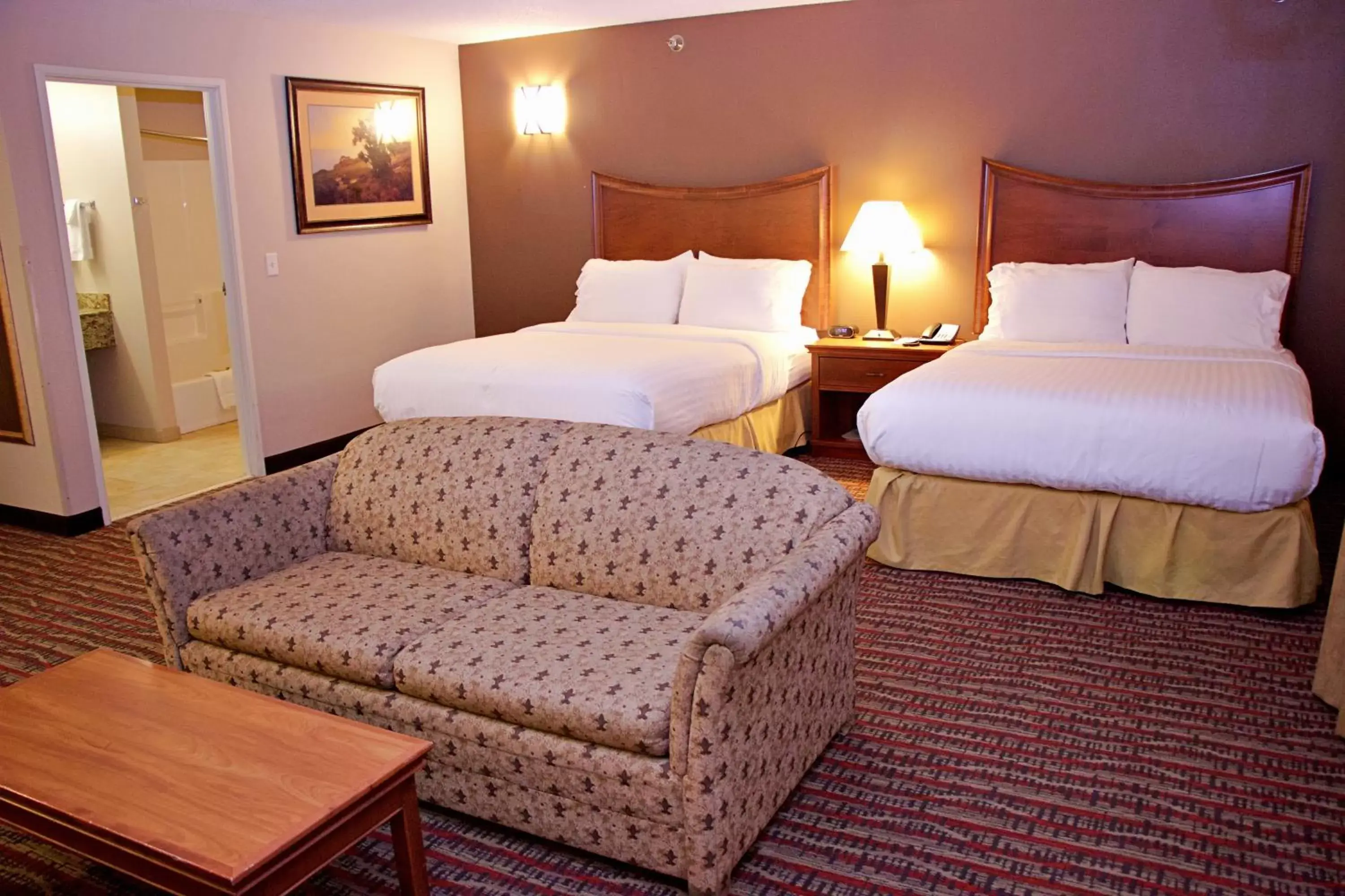 Photo of the whole room, Bed in Holiday Inn Express Hotel & Suites Pierre-Fort Pierre, an IHG Hotel