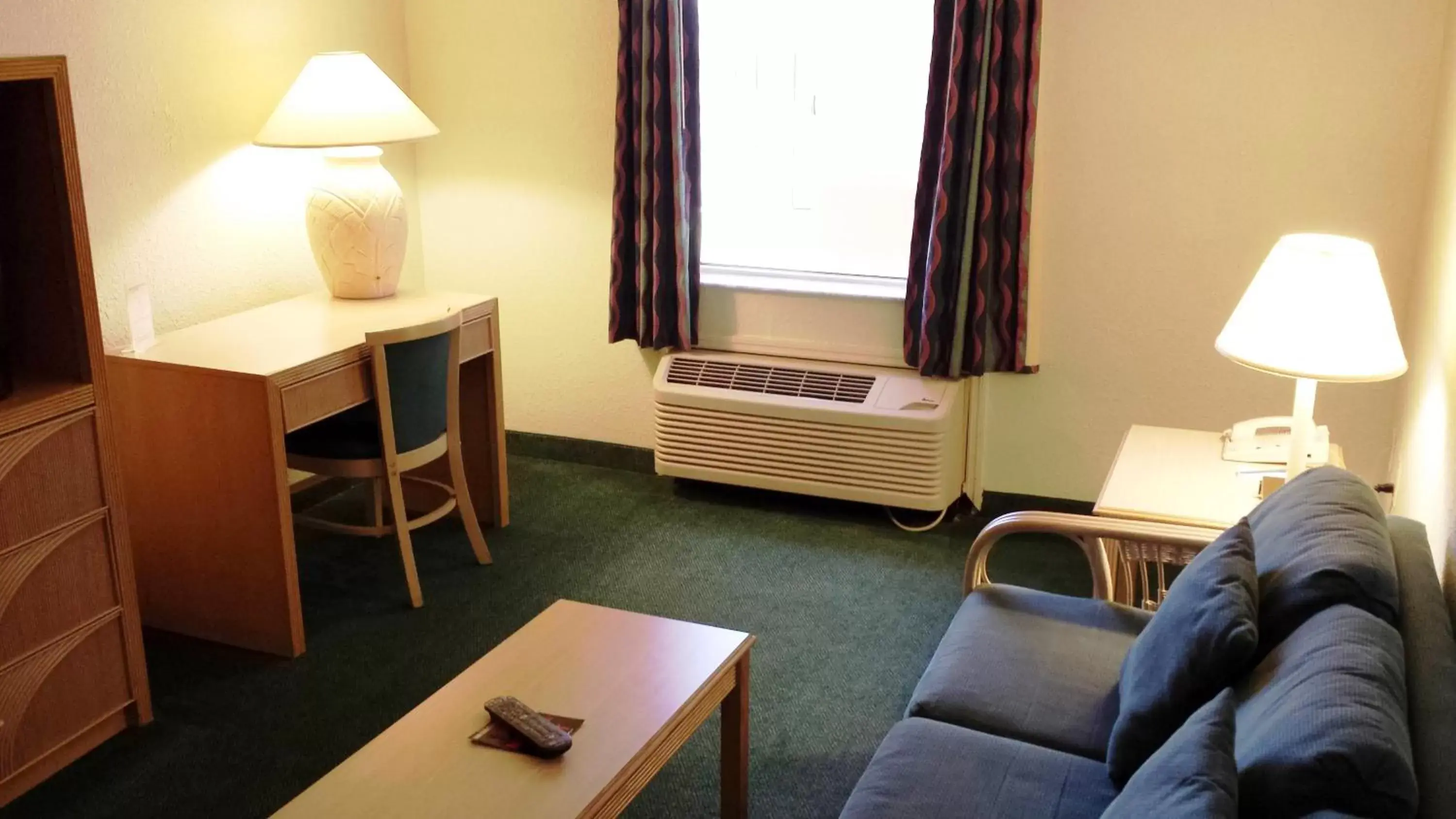 Living room, Seating Area in Cocoa Beach Suites Hotel