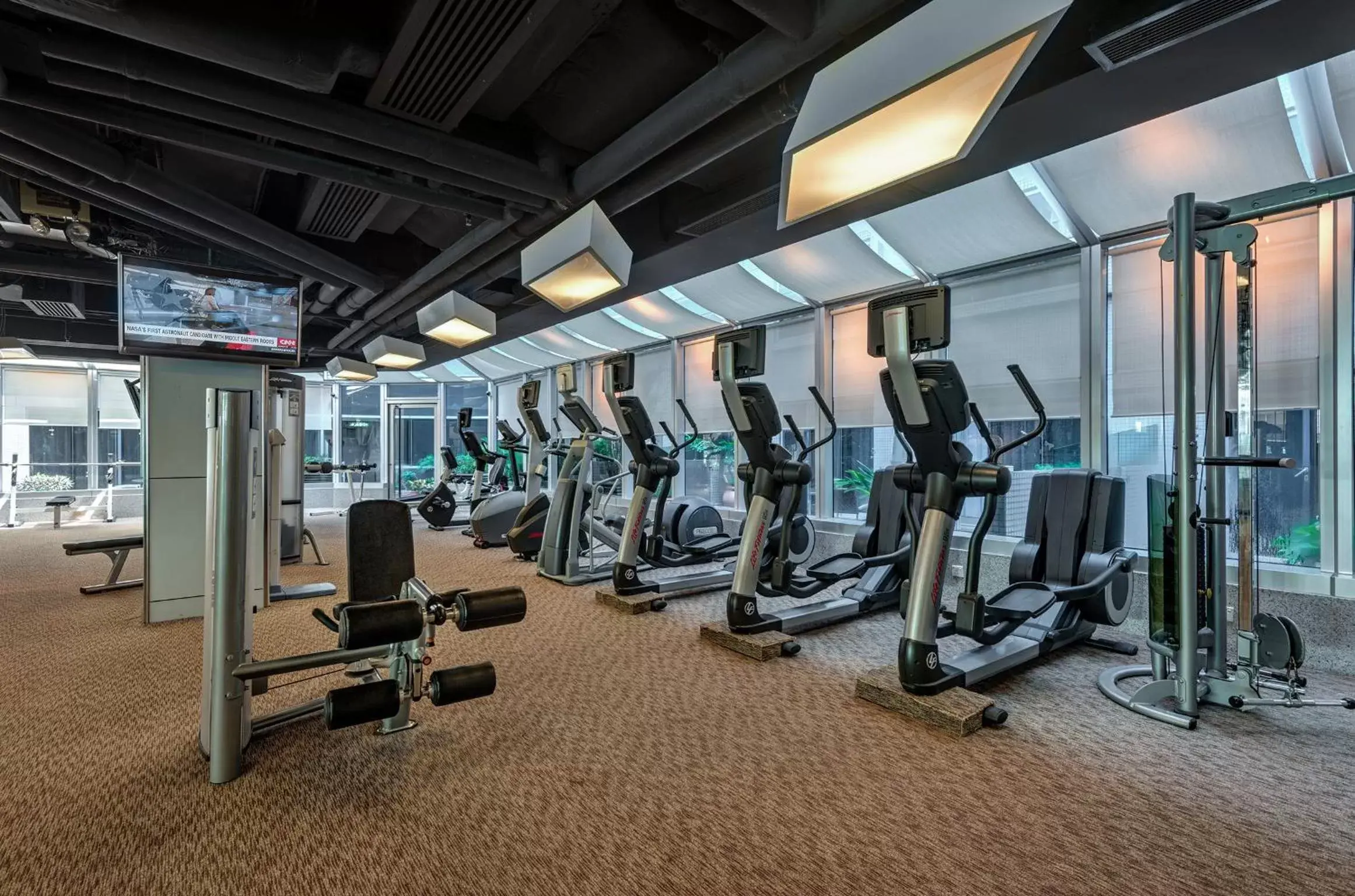 Fitness centre/facilities in Regal Airport Hotel