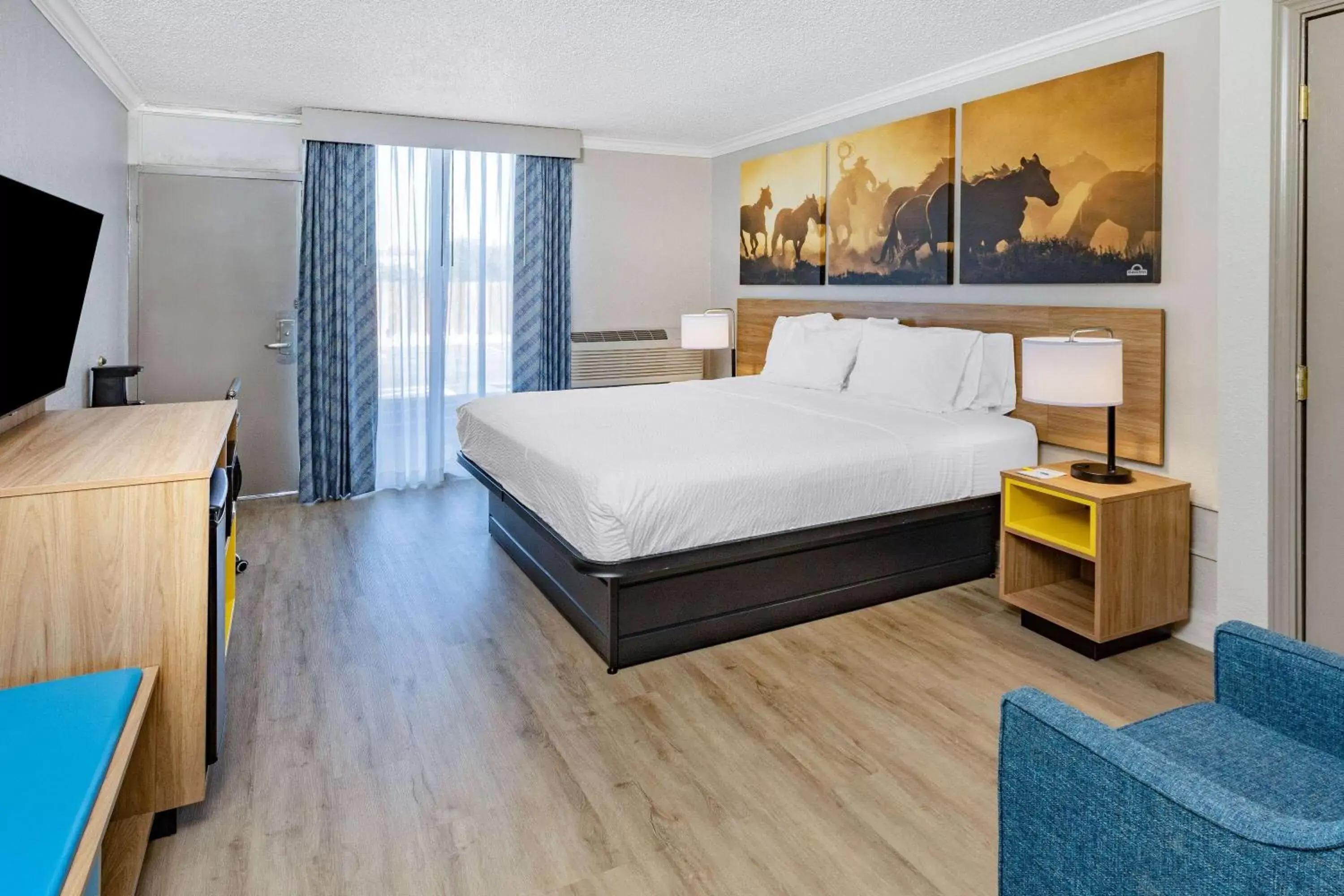 Photo of the whole room, Bed in Days Inn by Wyndham Del Rio