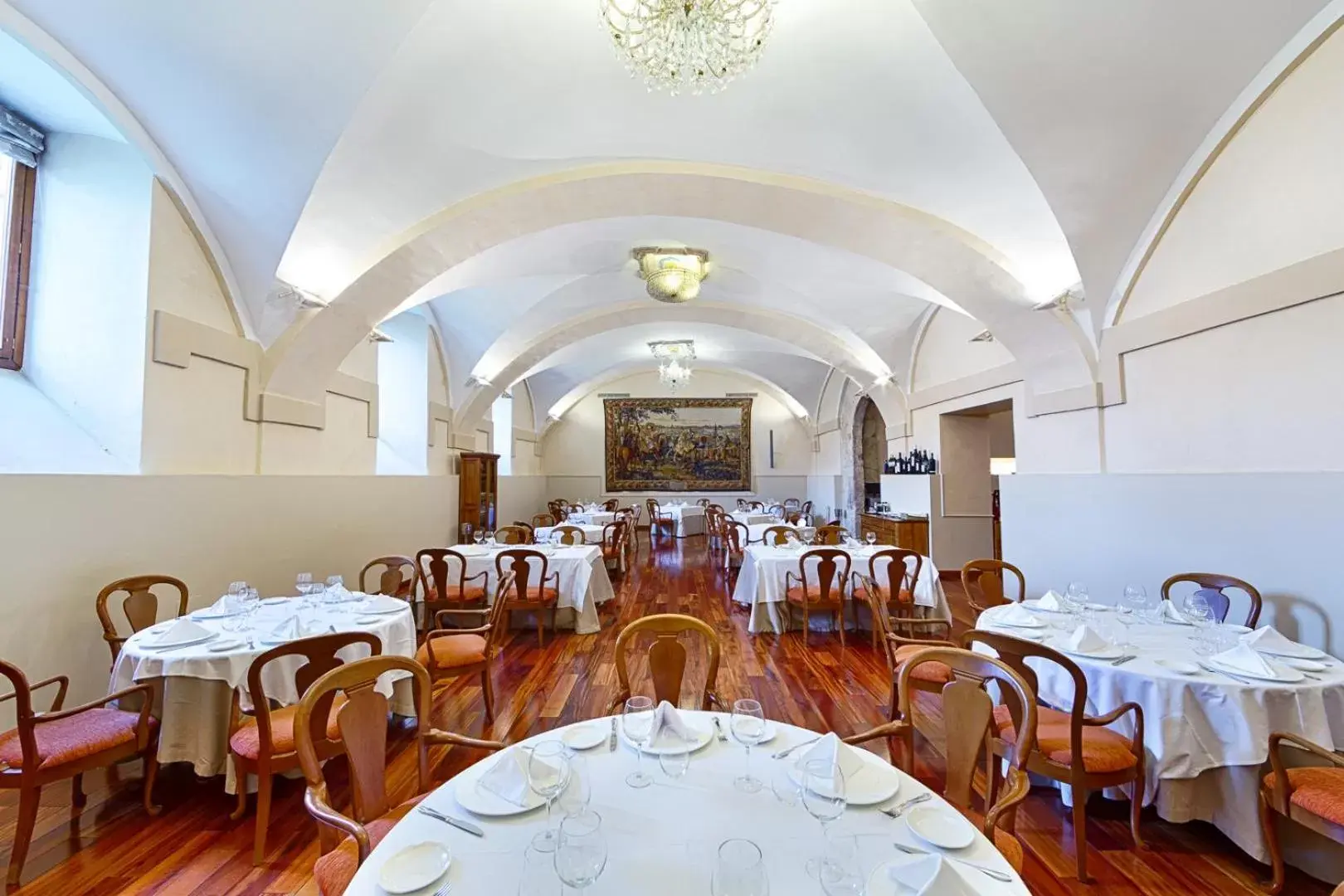 Restaurant/Places to Eat in AZZ Peñafiel Las Claras Hotel & Spa