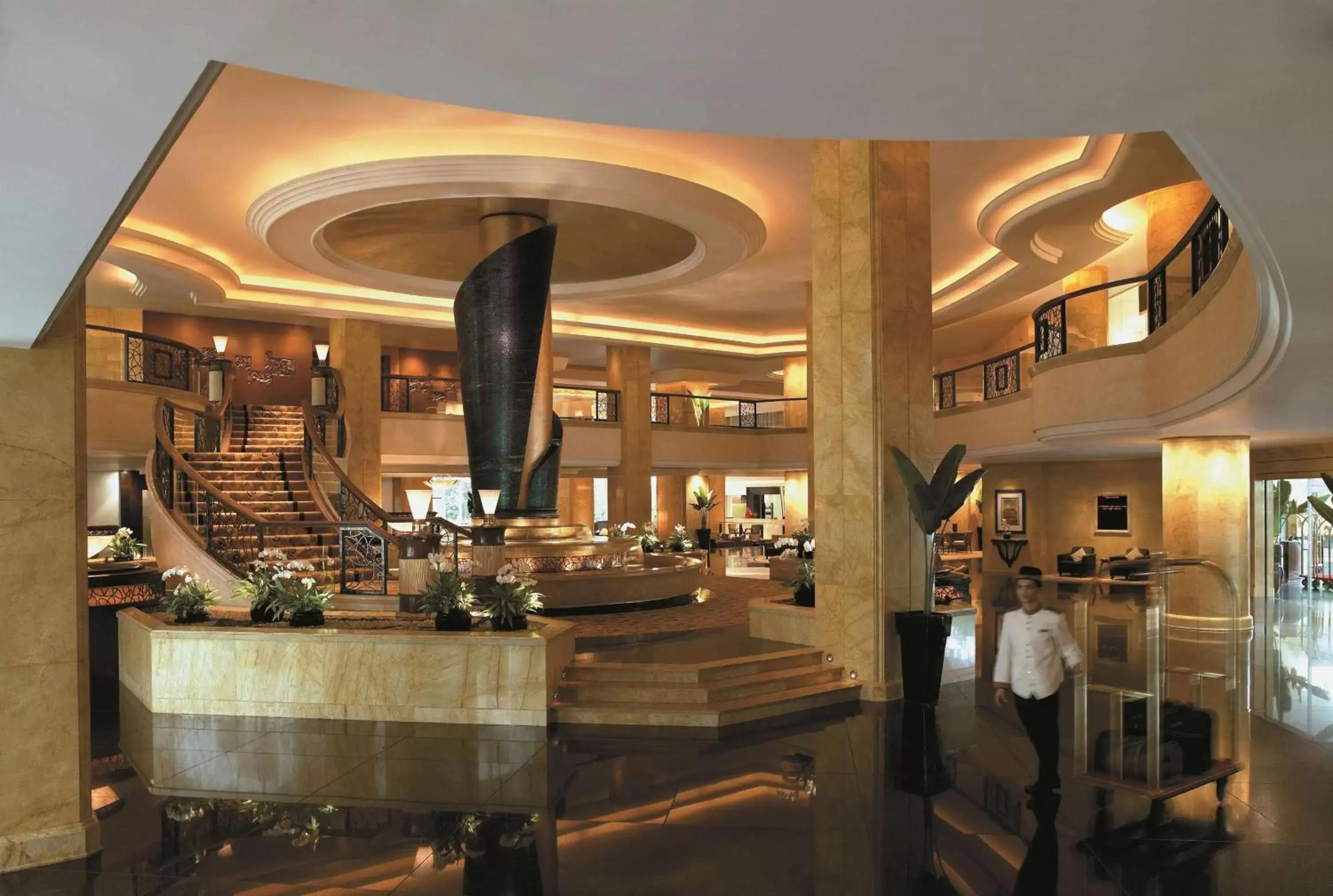 Lobby or reception, Restaurant/Places to Eat in Shangri-La Kuala Lumpur