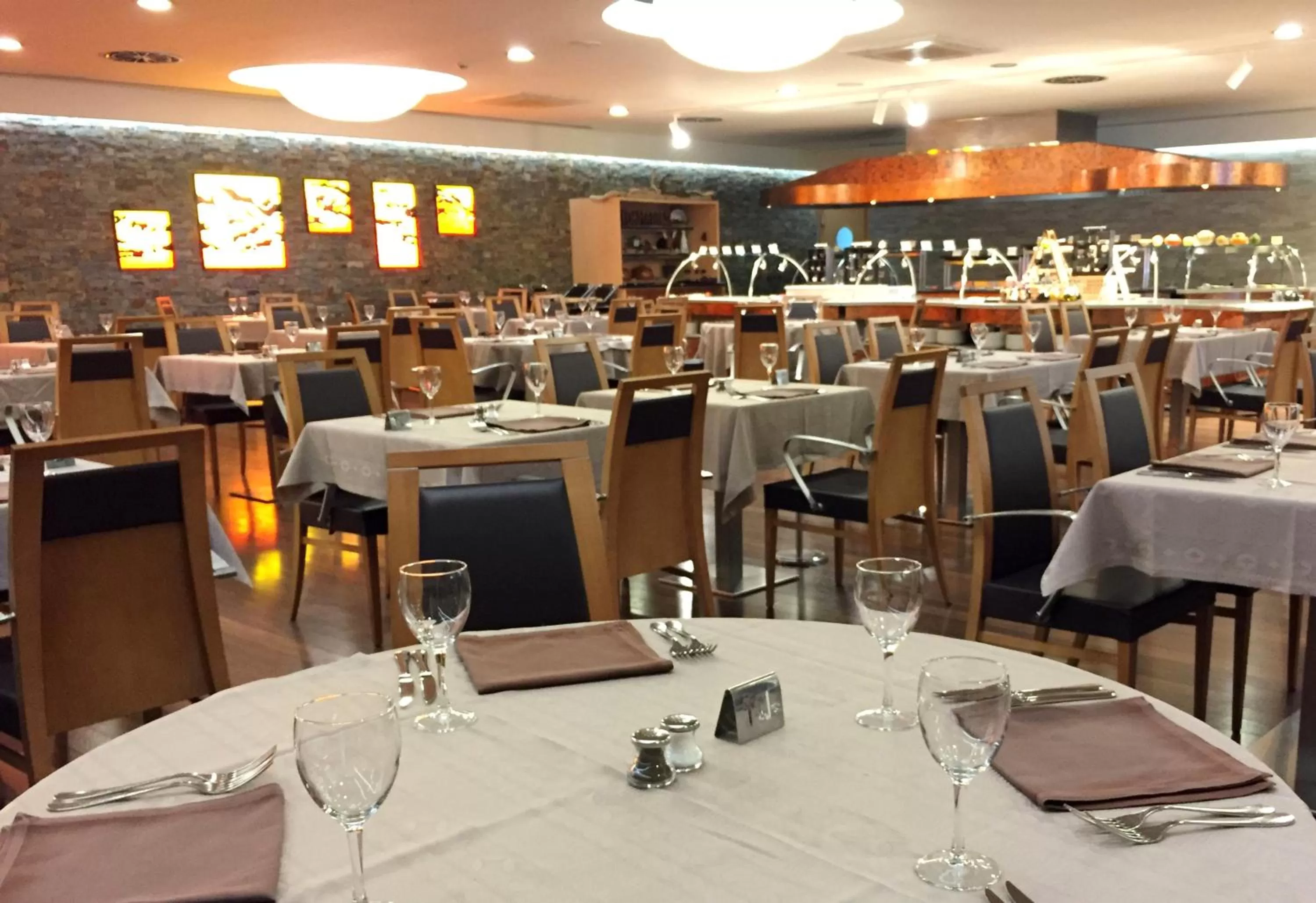 Restaurant/places to eat in Novotel Andorra