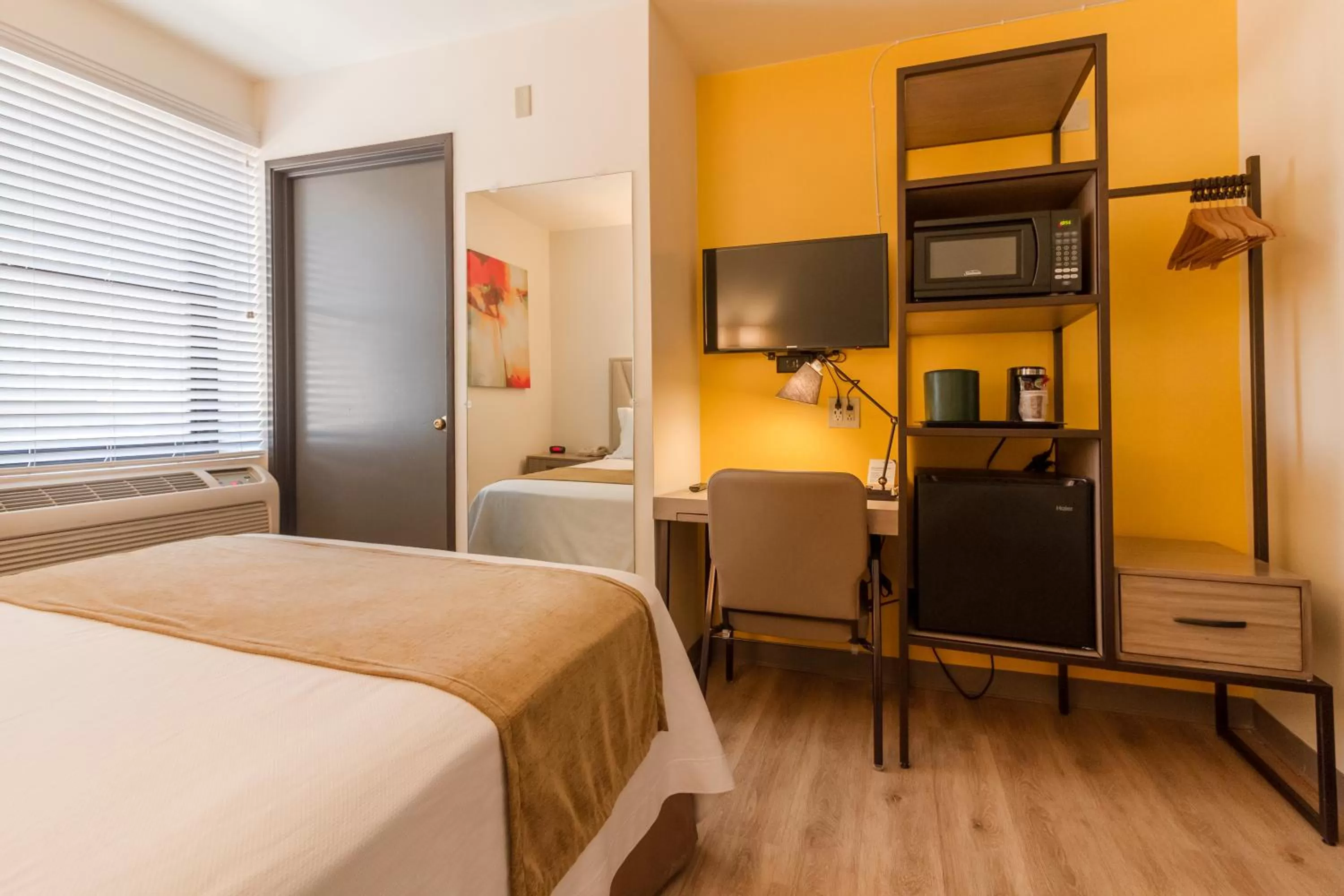 Photo of the whole room, Bed in Kawada Hotel