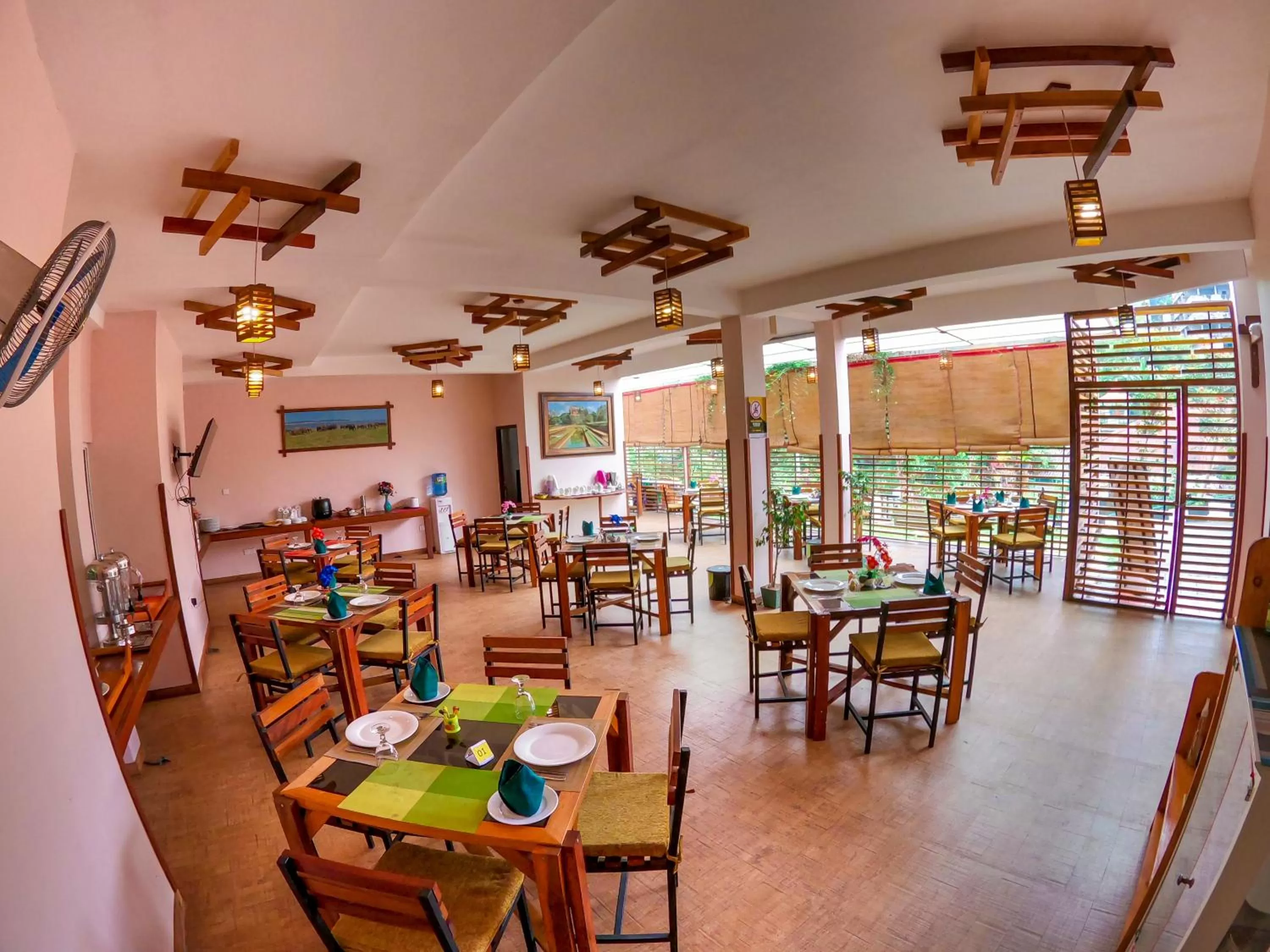 Restaurant/places to eat in O2 Ella